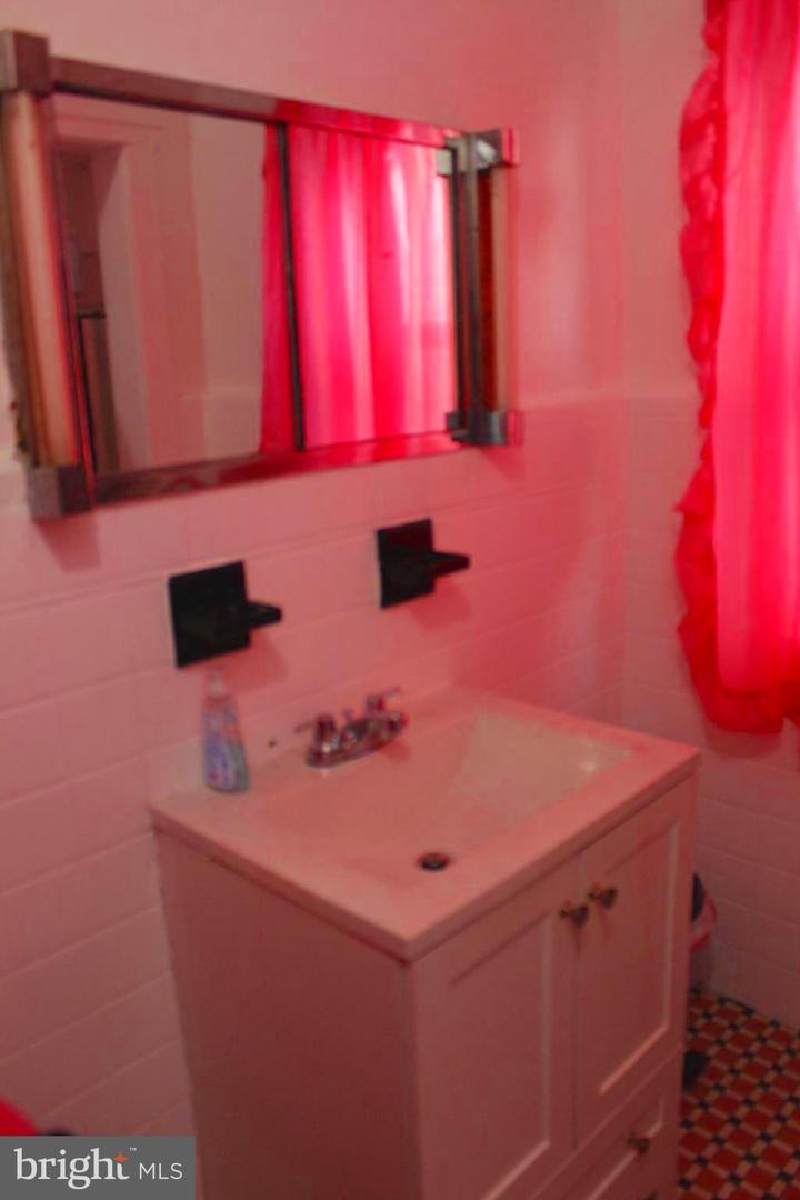 224 Garfield Ave Property Photo 16