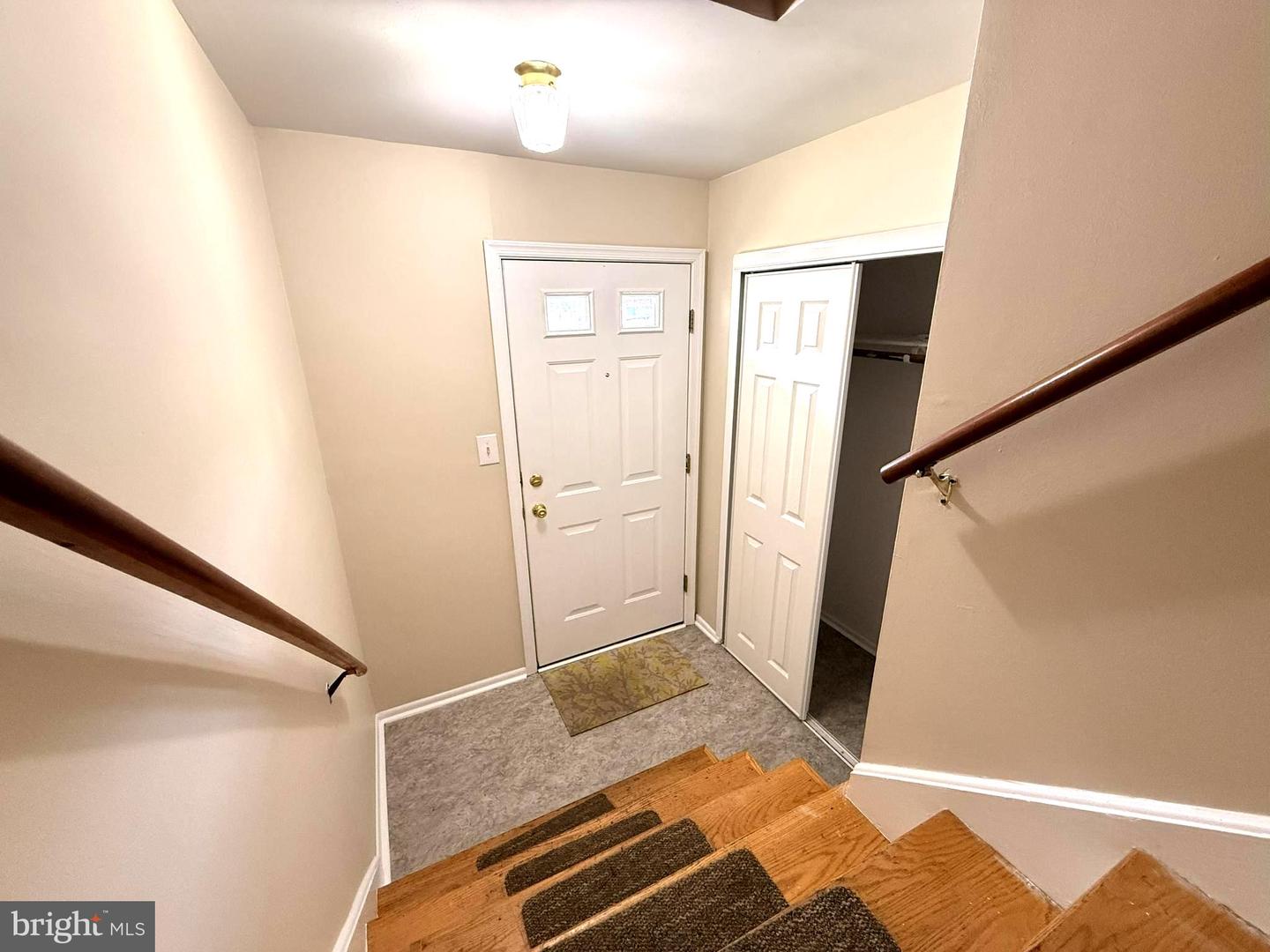 909 Silver Ct Property Photo 8