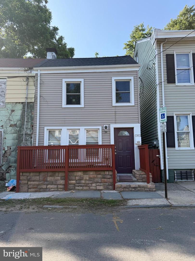 77 BREUNIG AVE Property Photo 1