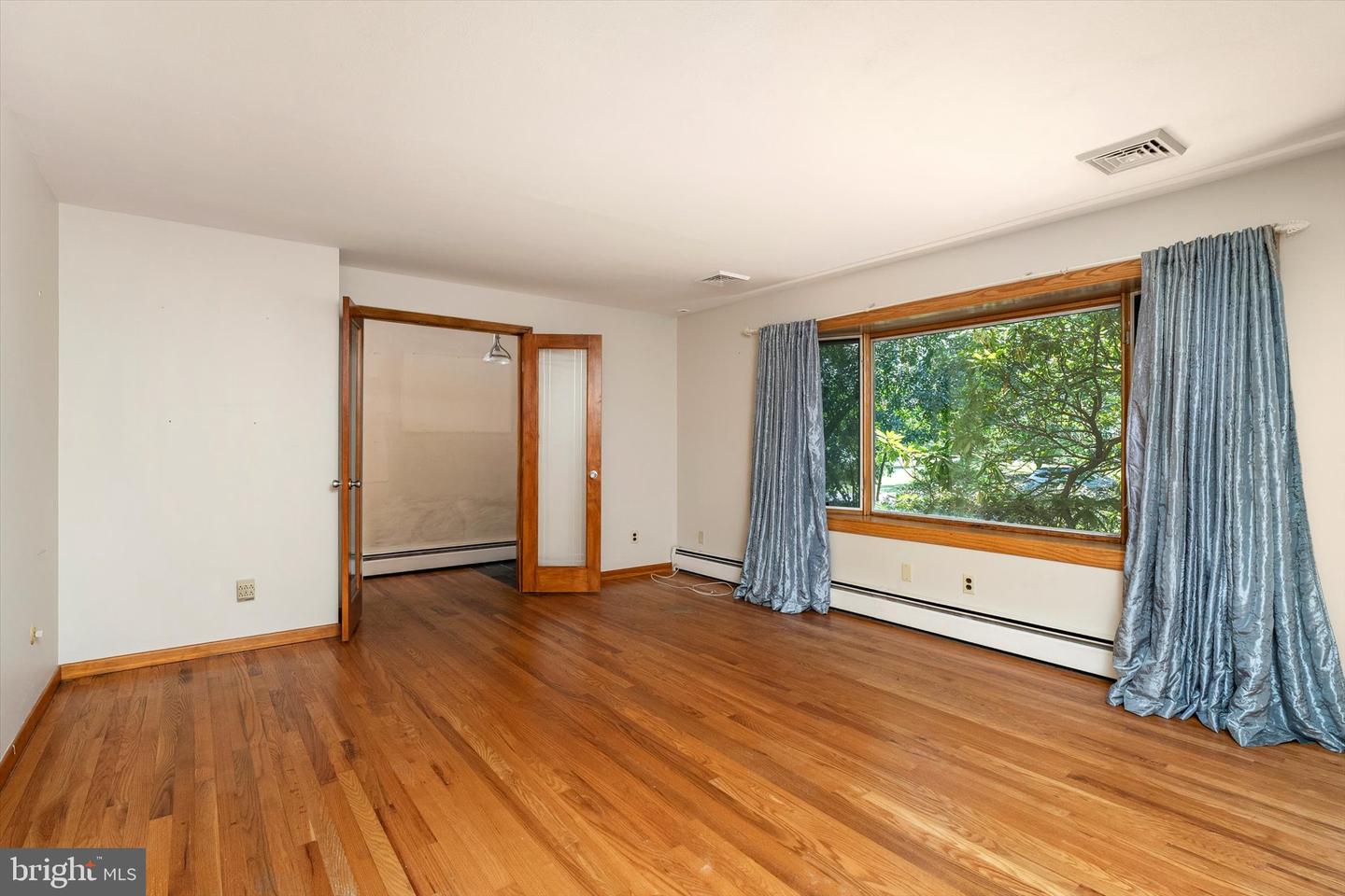 18 Edgewood Rd Property Photo 4