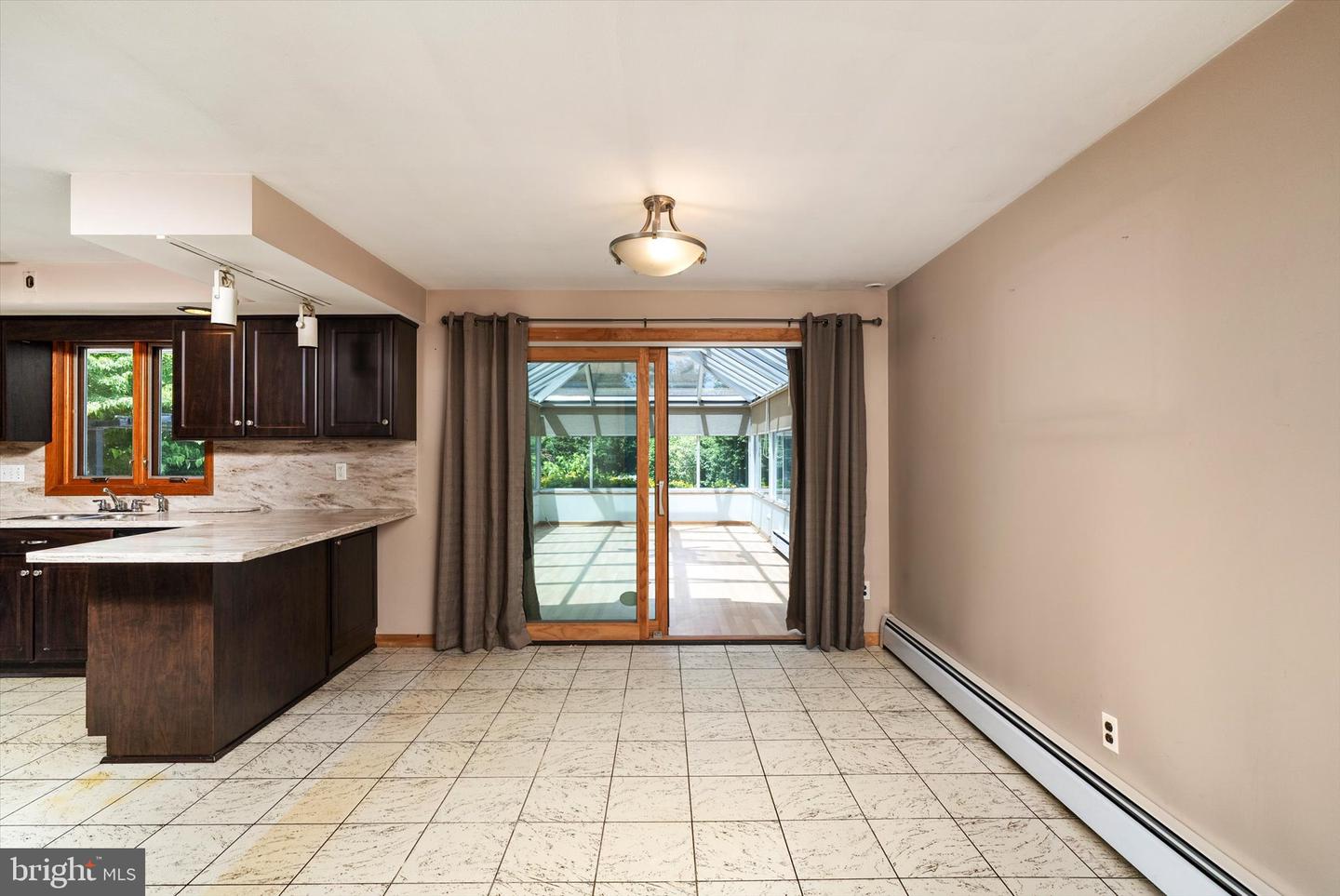 18 Edgewood Rd Property Photo 5