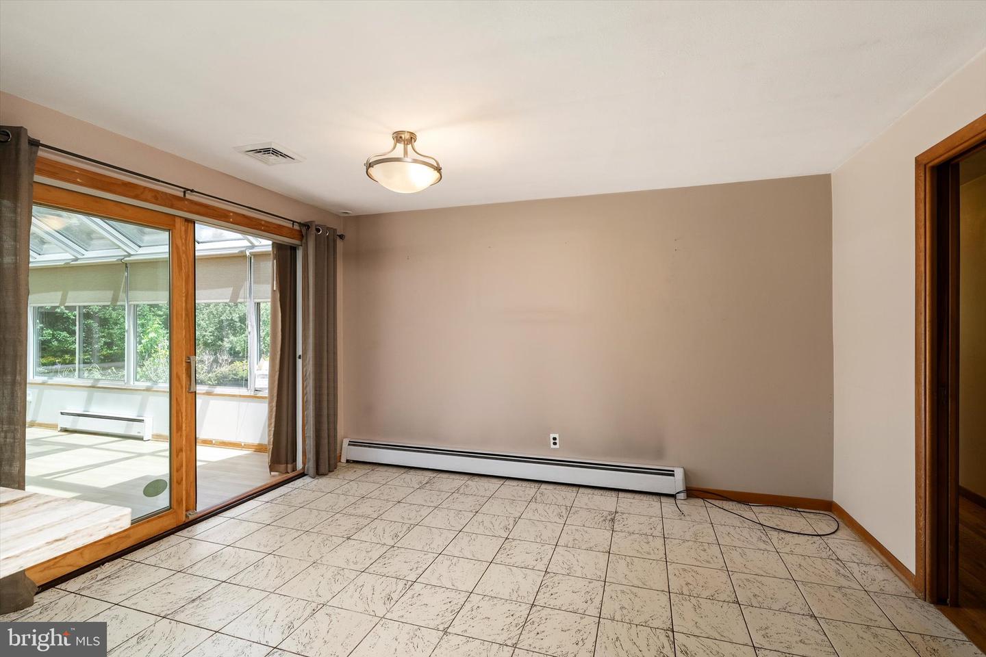 18 Edgewood Rd Property Photo 6