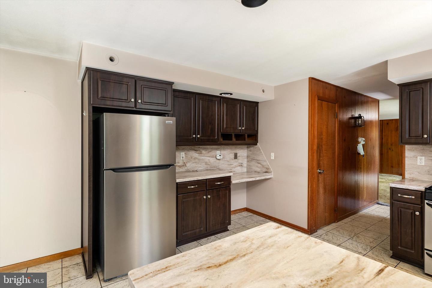 18 Edgewood Rd Property Photo 8