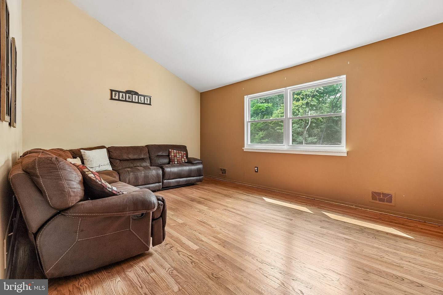 187 Dorchester Dr Property Photo 14