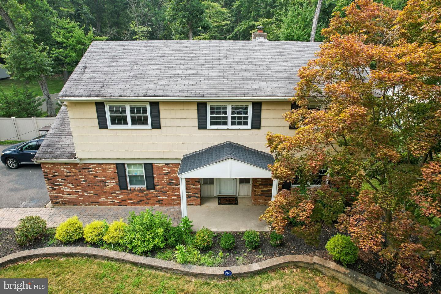 187 Dorchester Dr Property Photo 32