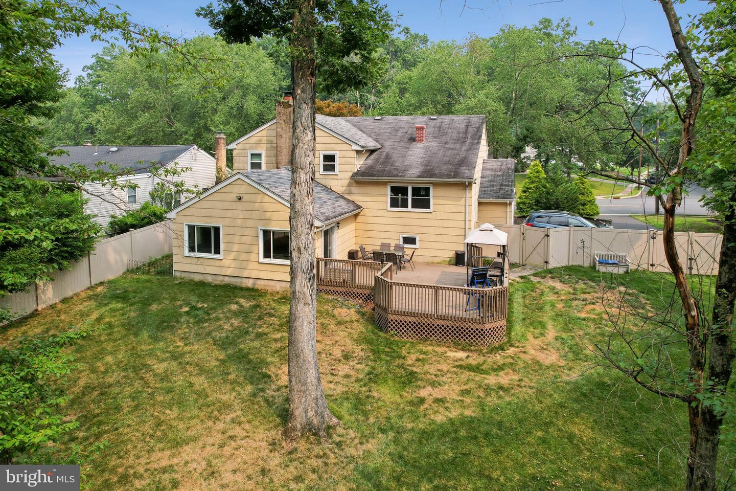 187 Dorchester Dr Property Photo 38