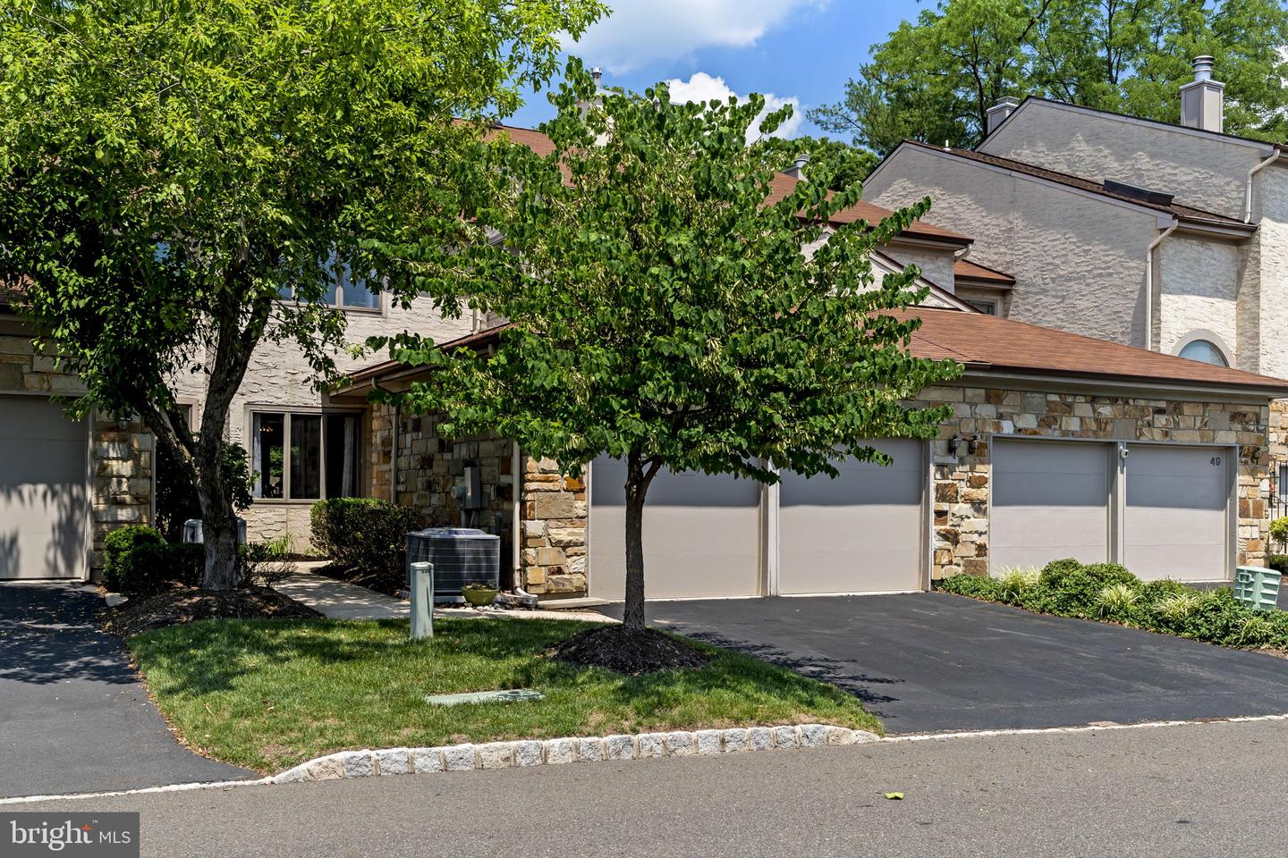 51 Woodmont Dr Property Photo 1