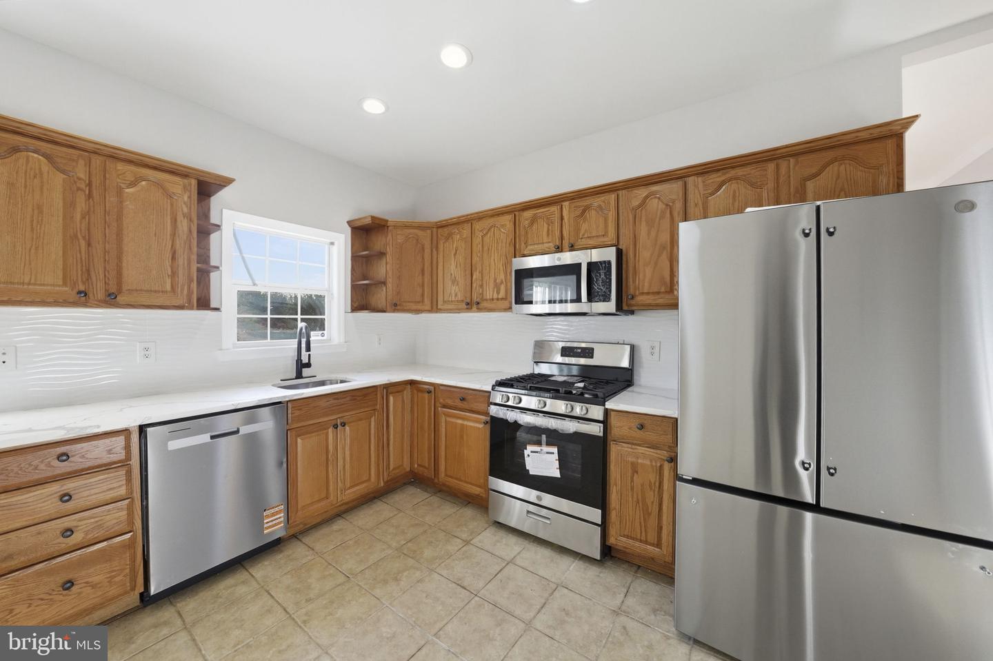 395 Bunting Ave Property Photo 10