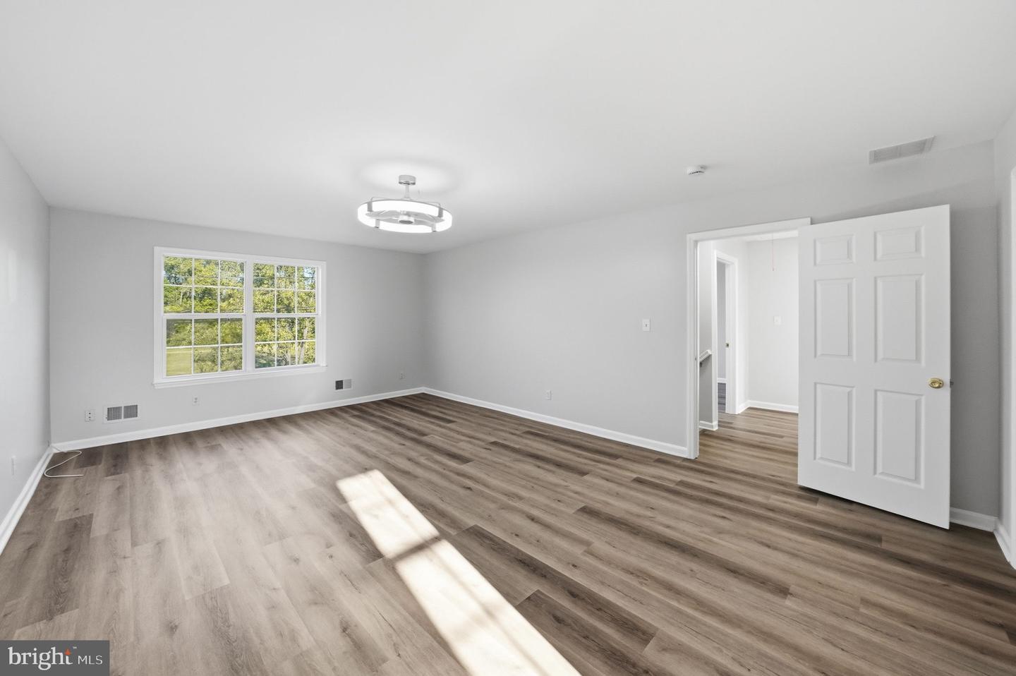 395 Bunting Ave Property Photo 16