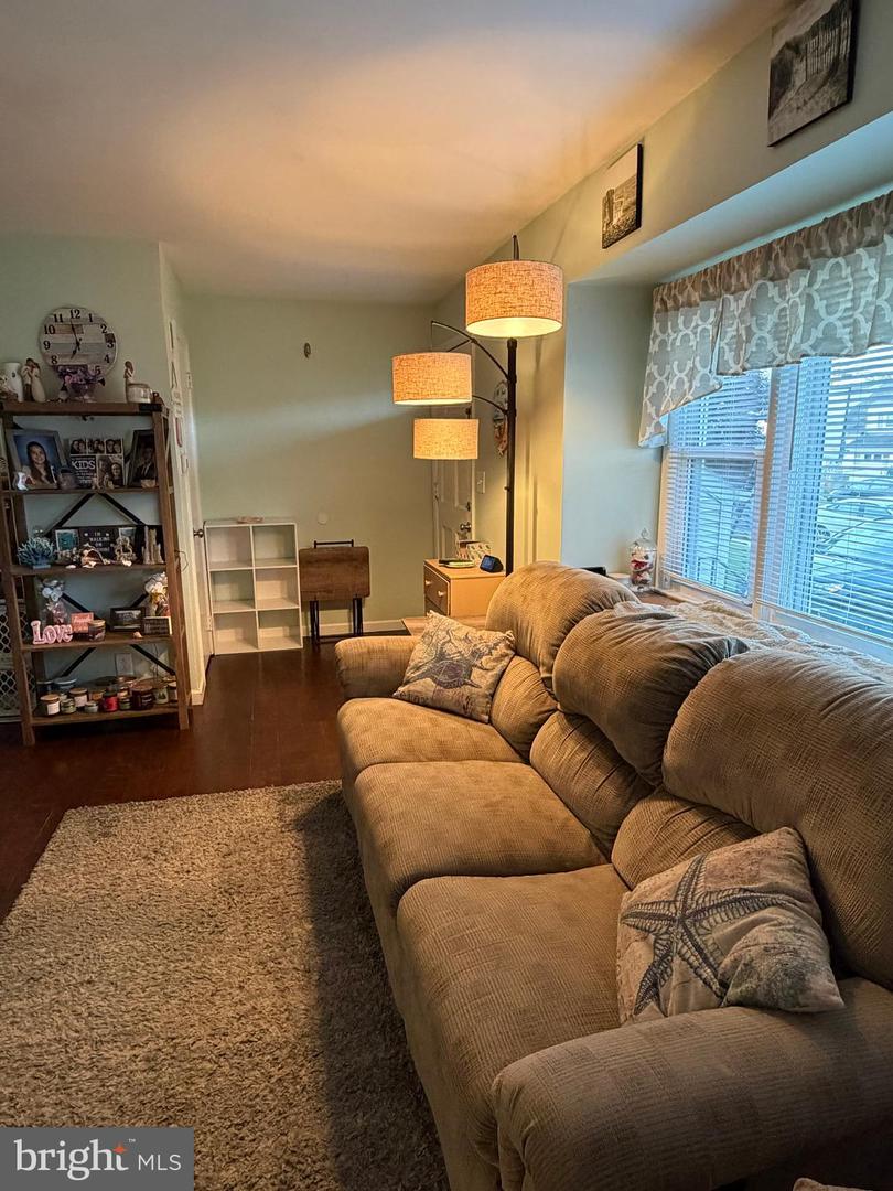 16 Wickom Ave Property Photo 6