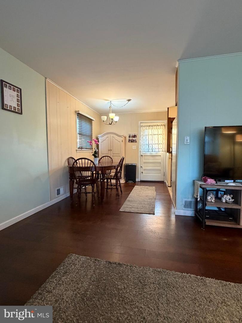 16 Wickom Ave Property Photo 10