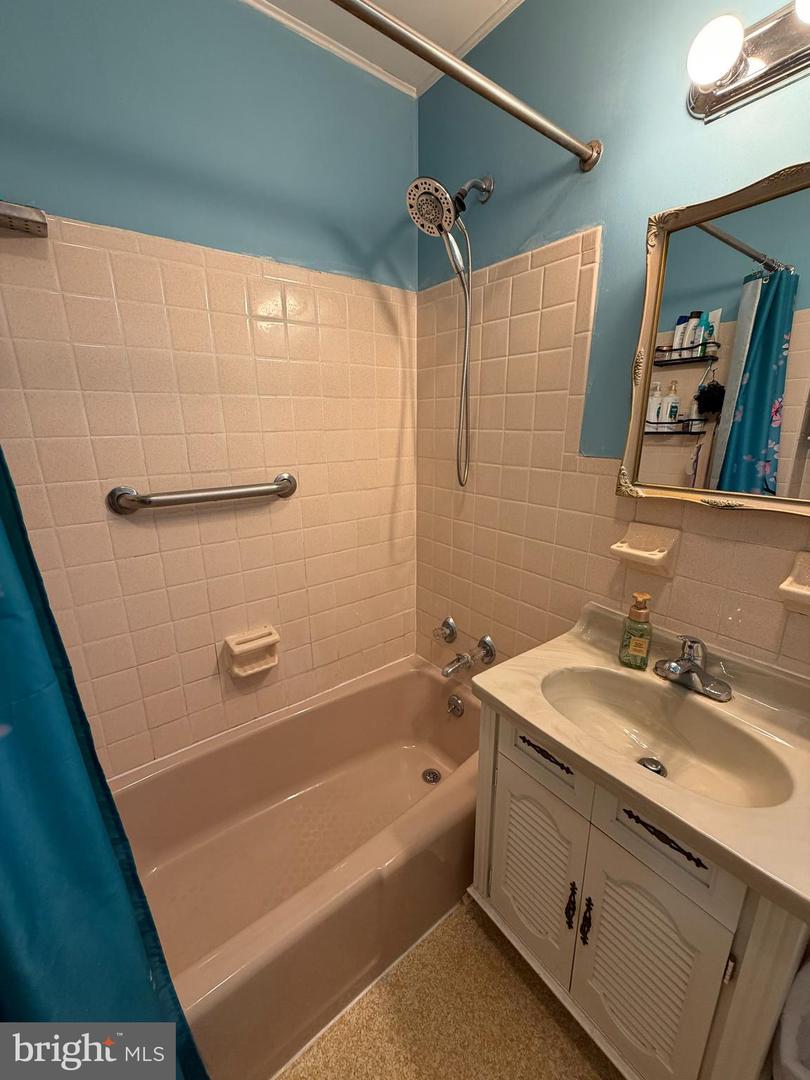 16 Wickom Ave Property Photo 20
