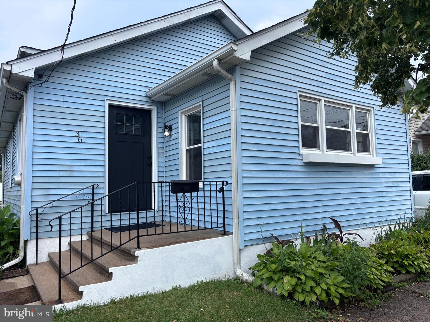 36 ARBOR AVE Property Photo 1