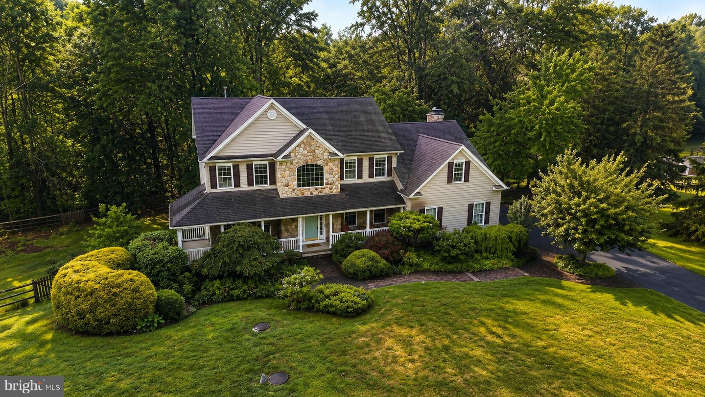 9 Coventry Ln Property Photo 1