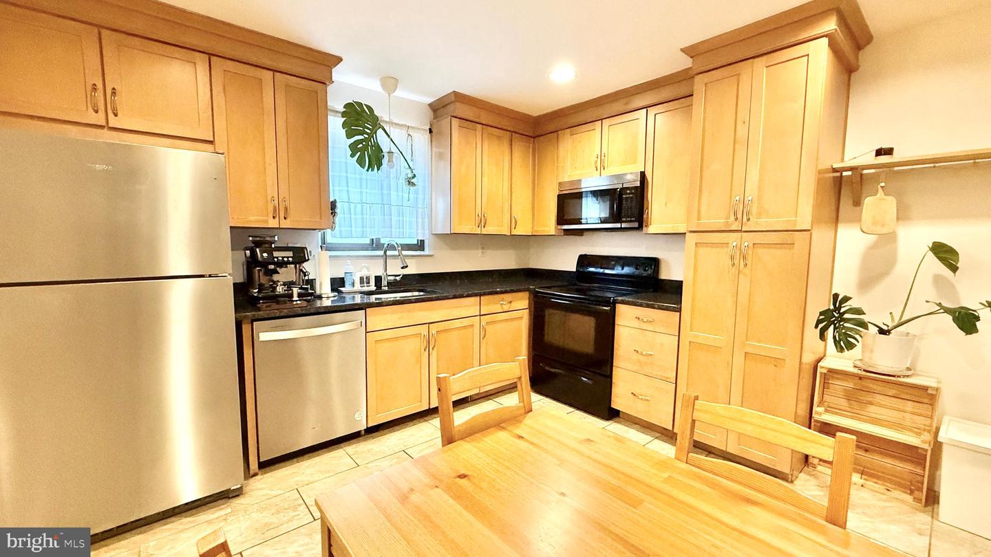 415 Meadow Woods Ln Property Photo 1