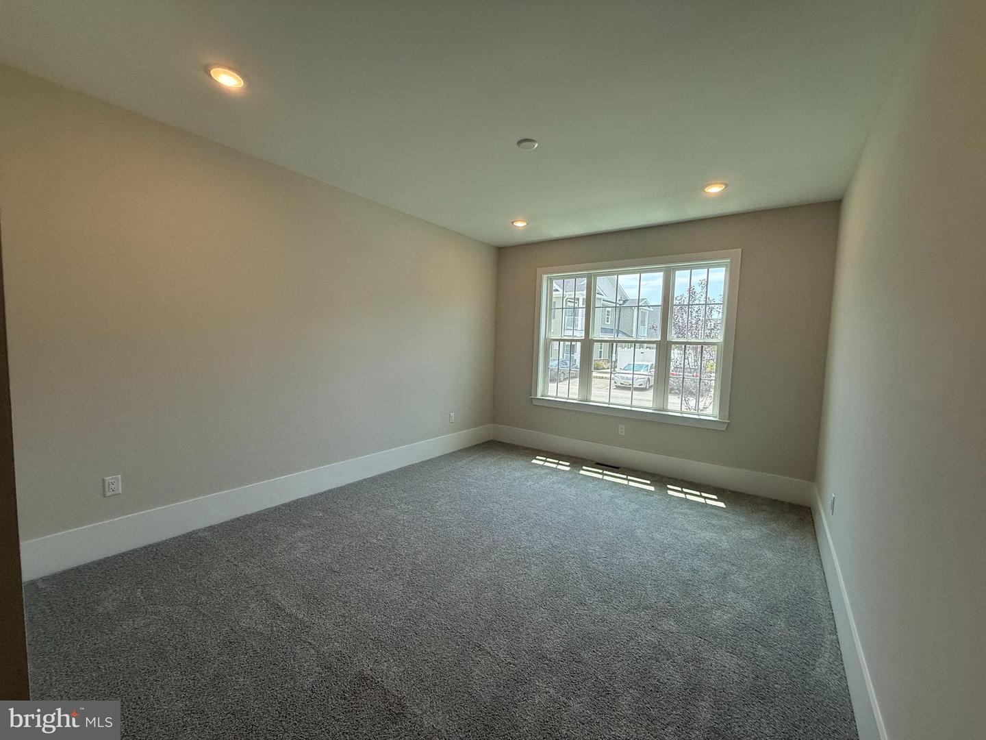 1404 Justin Dr Property Photo 12