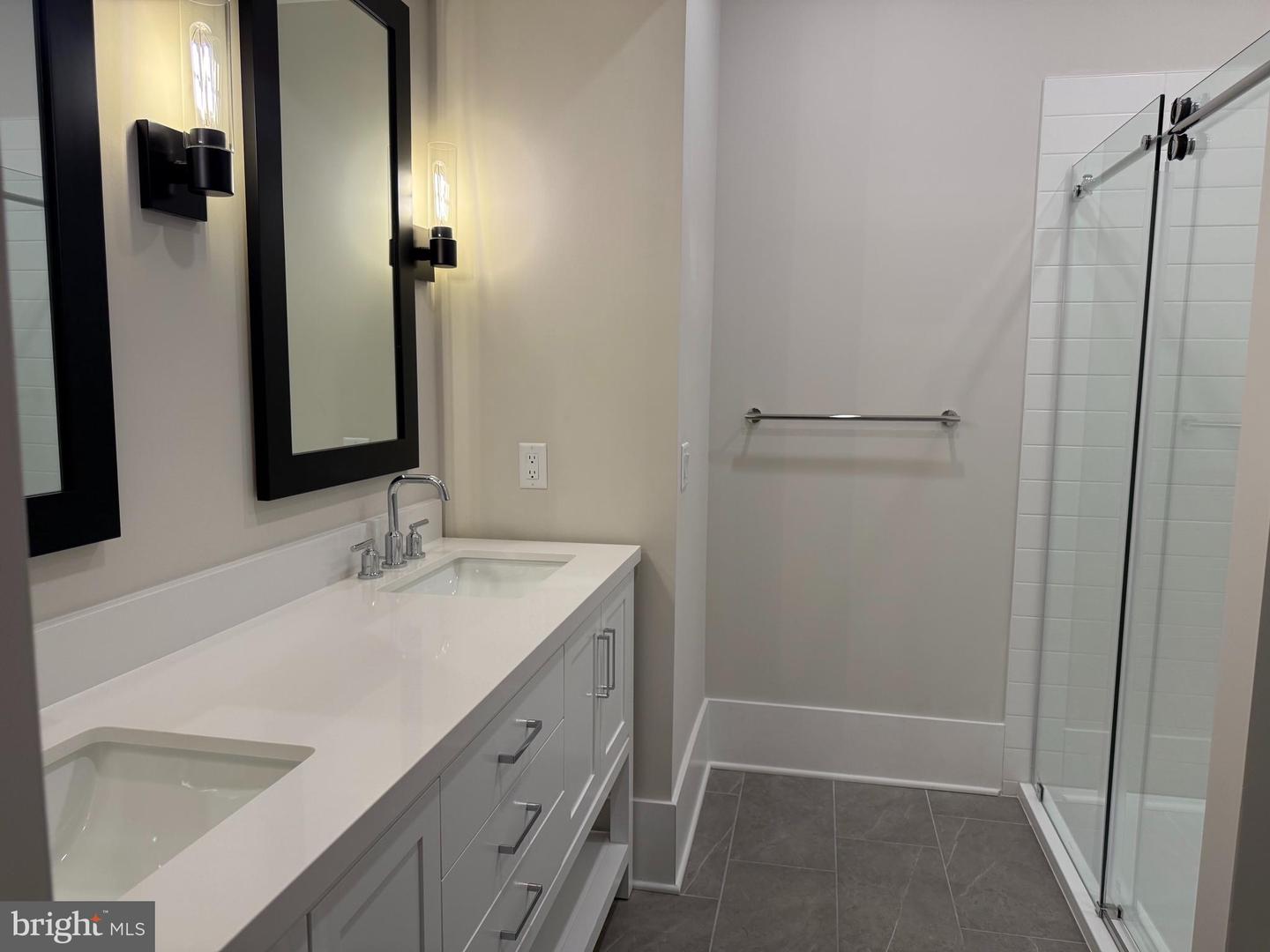 1404 Justin Dr Property Photo 14