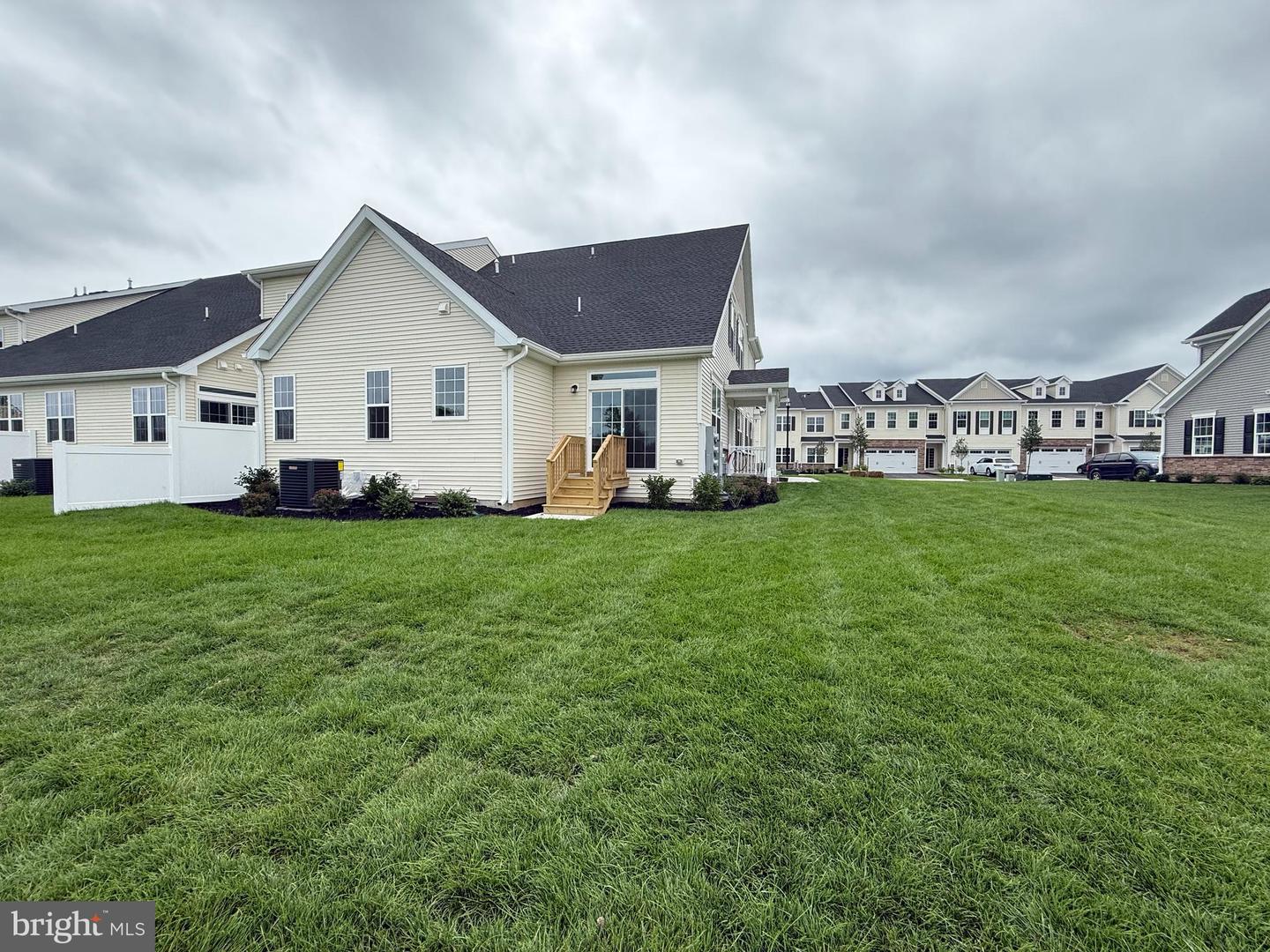 1404 Justin Dr Property Photo 25