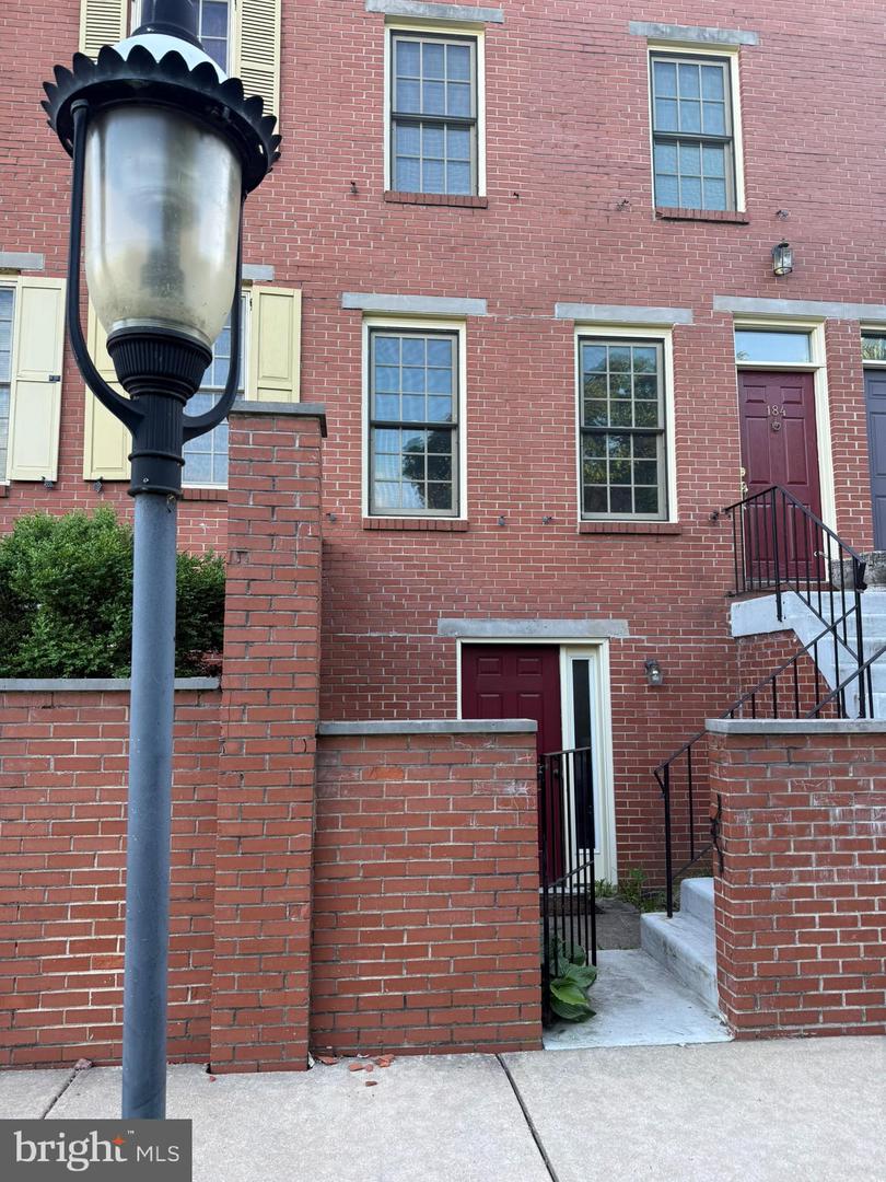 184 Mercer St Property Photo 3
