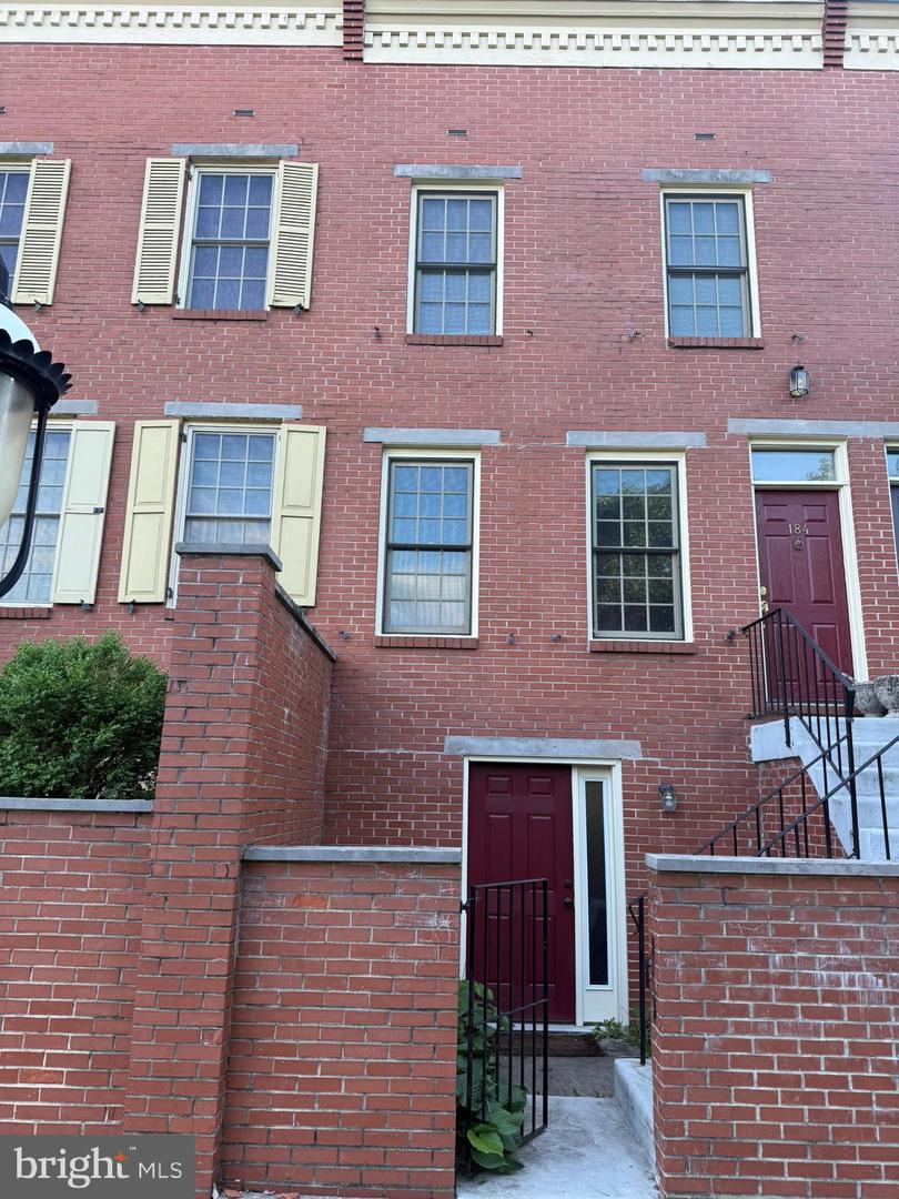 184 Mercer St Property Photo 4