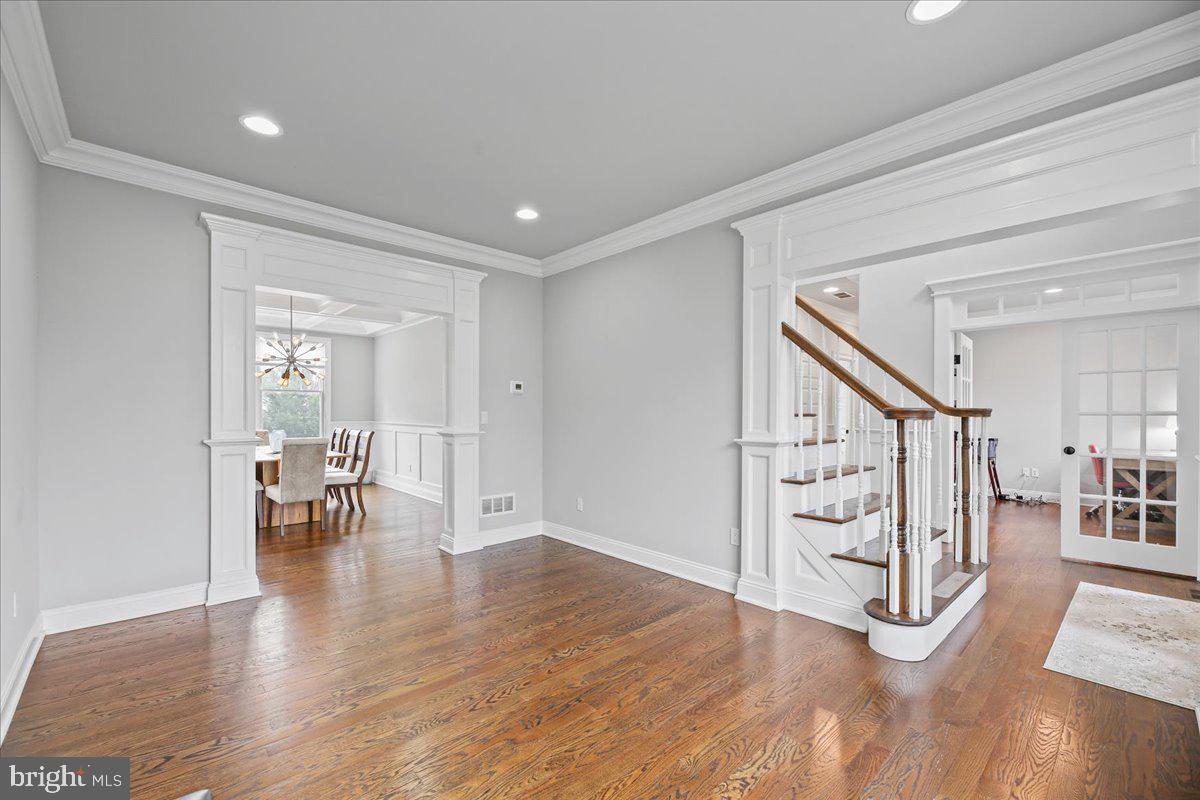 177 Terhune Rd Property Photo 9