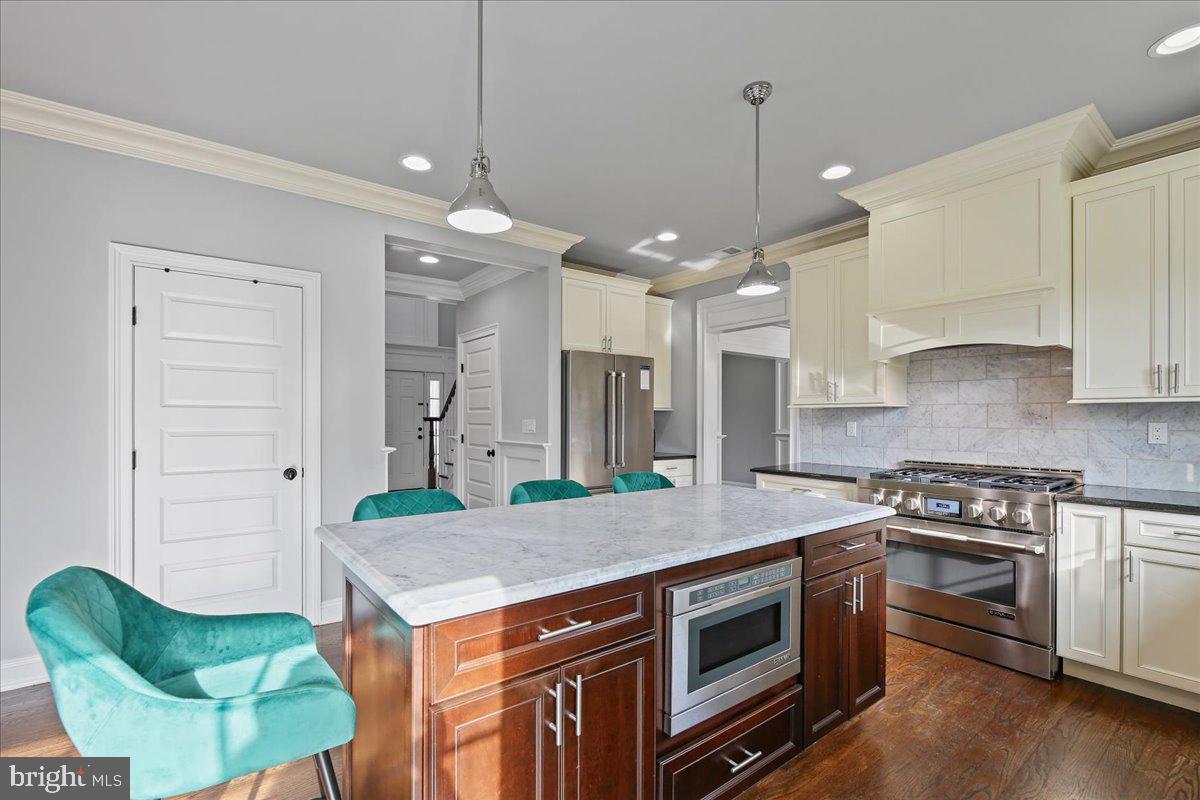 177 Terhune Rd Property Photo 16