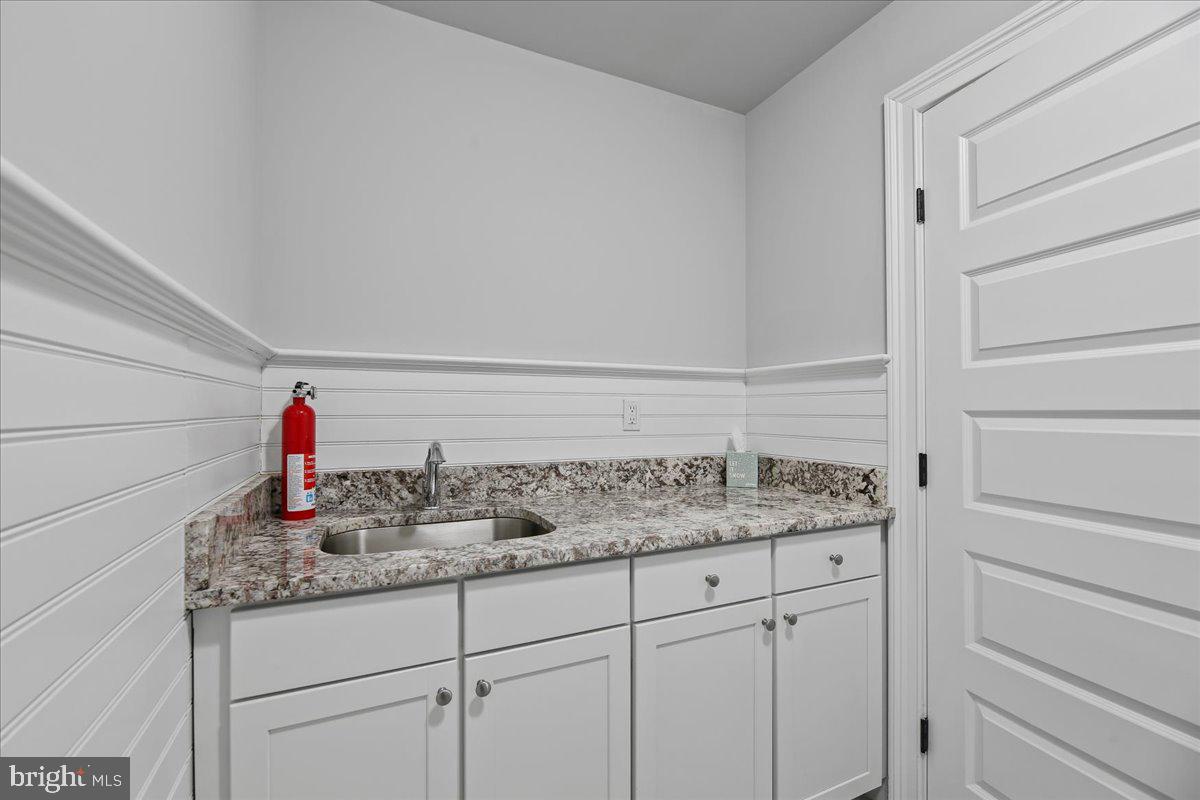 177 Terhune Rd Property Photo 33