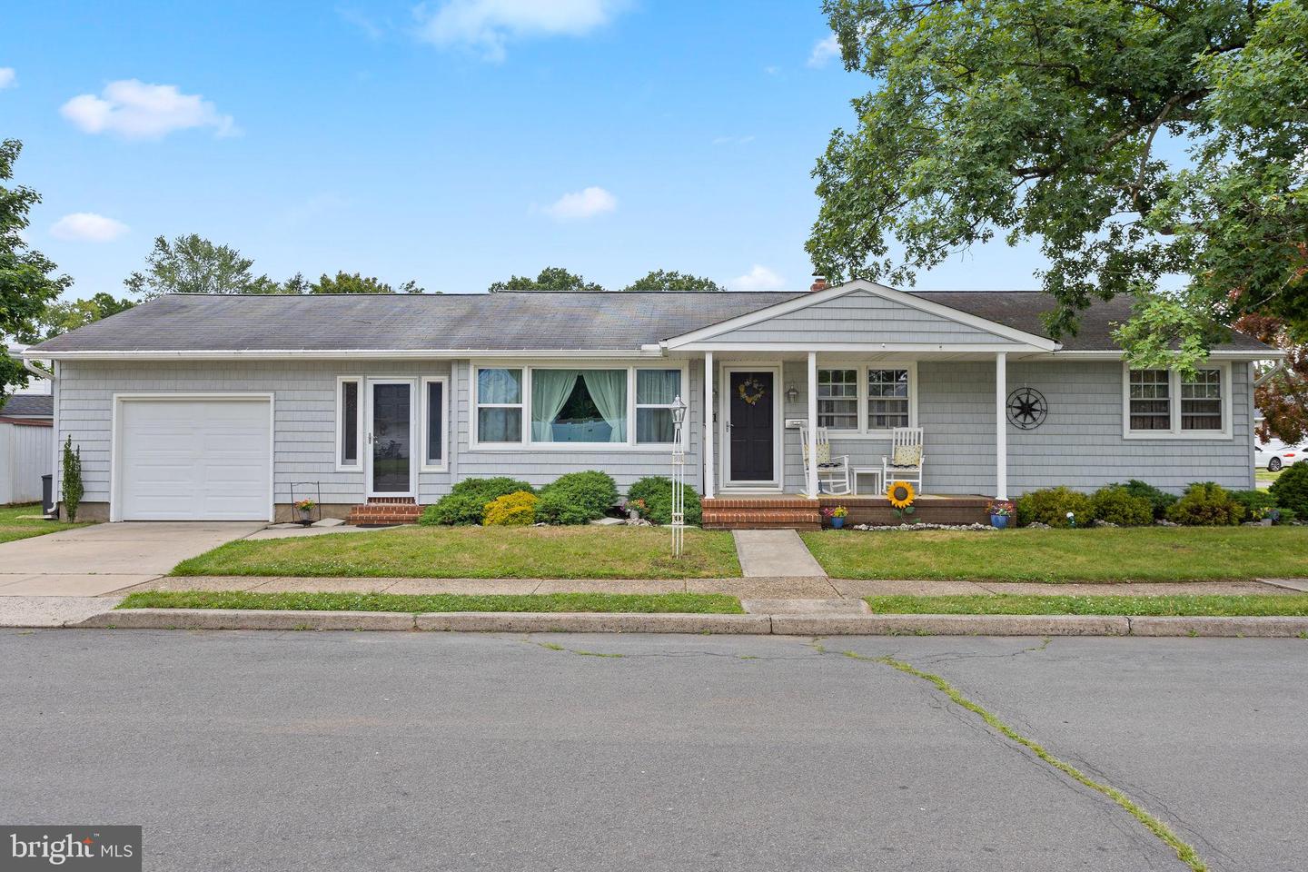 1 Lee Ct Property Photo 2