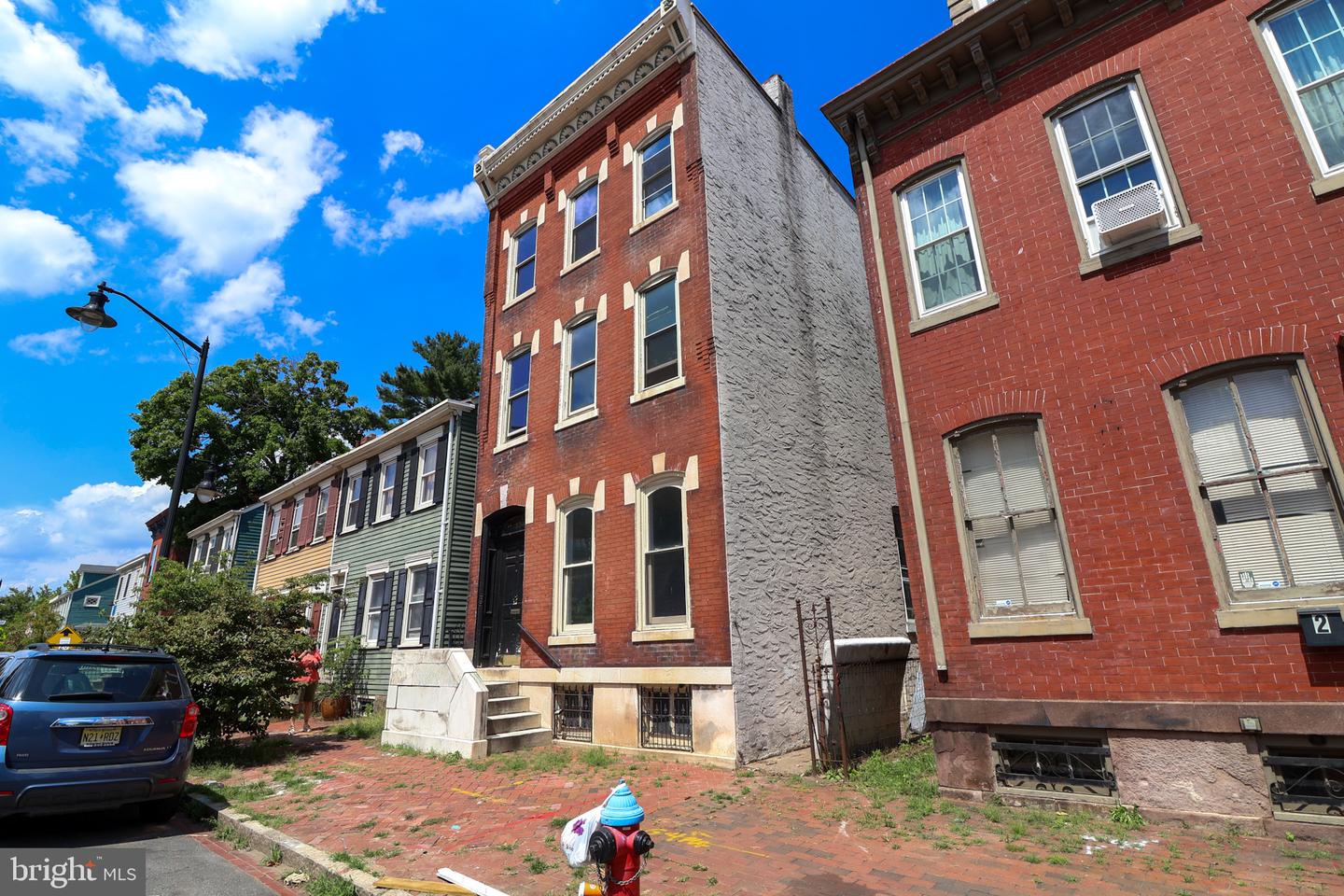 334 W State St Property Photo 4