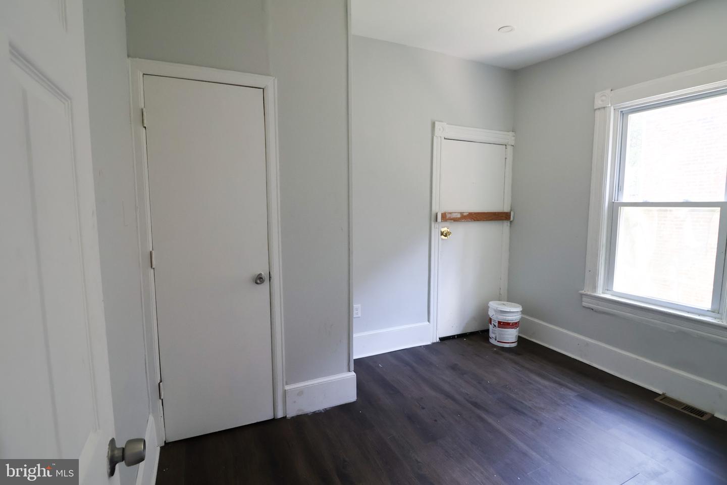 334 W State St Property Photo 10