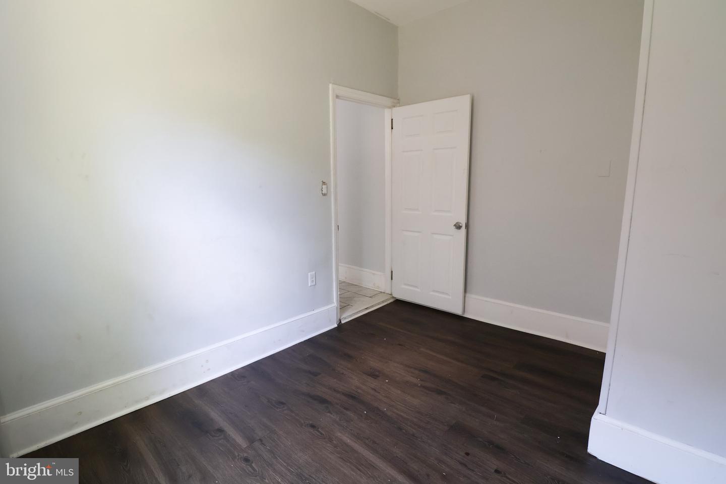 334 W State St Property Photo 11