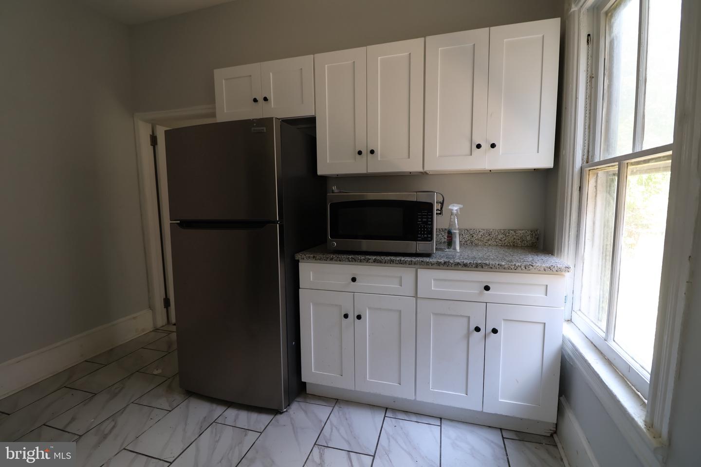 334 W State St Property Photo 14