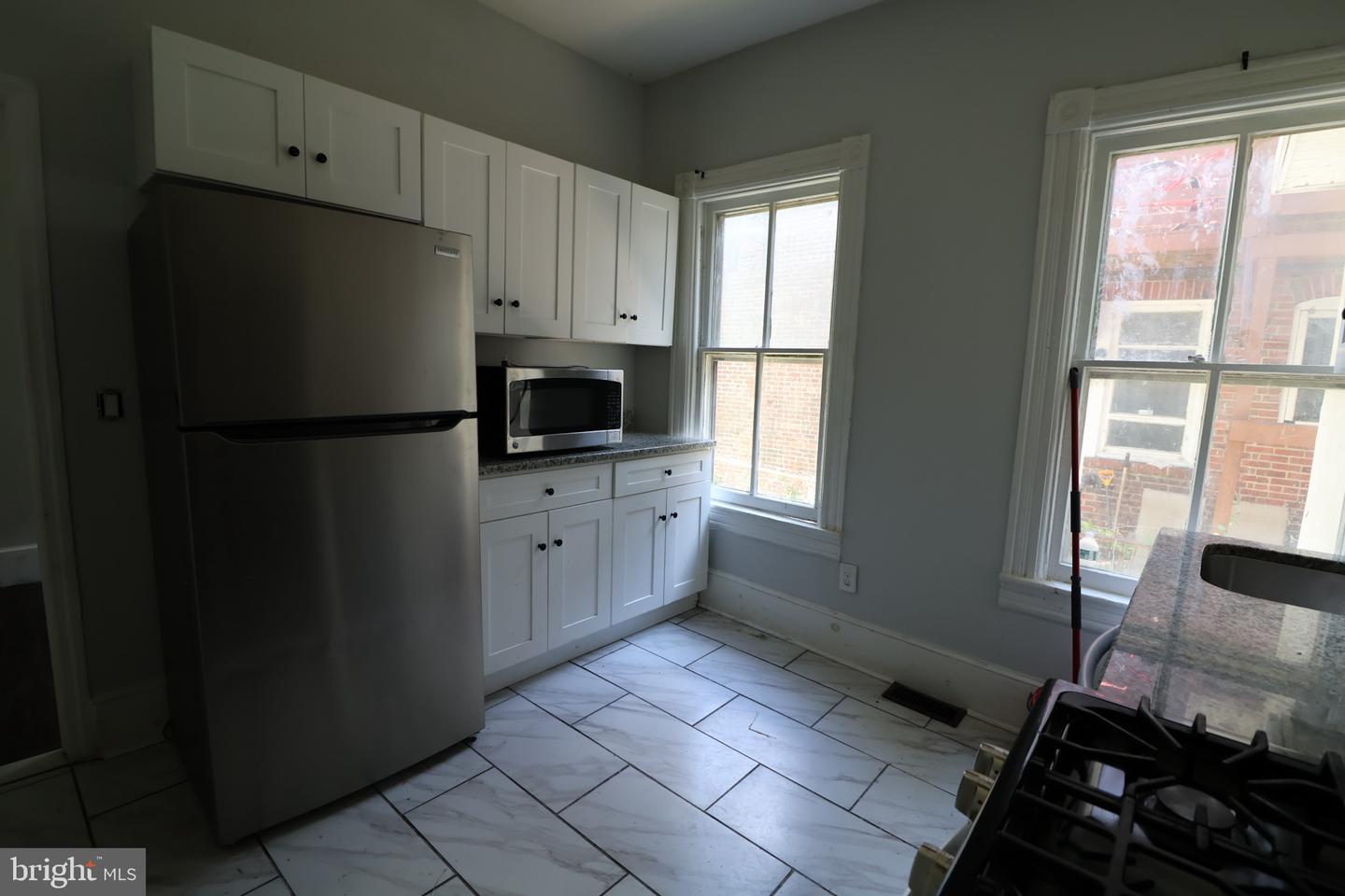 334 W State St Property Photo 15