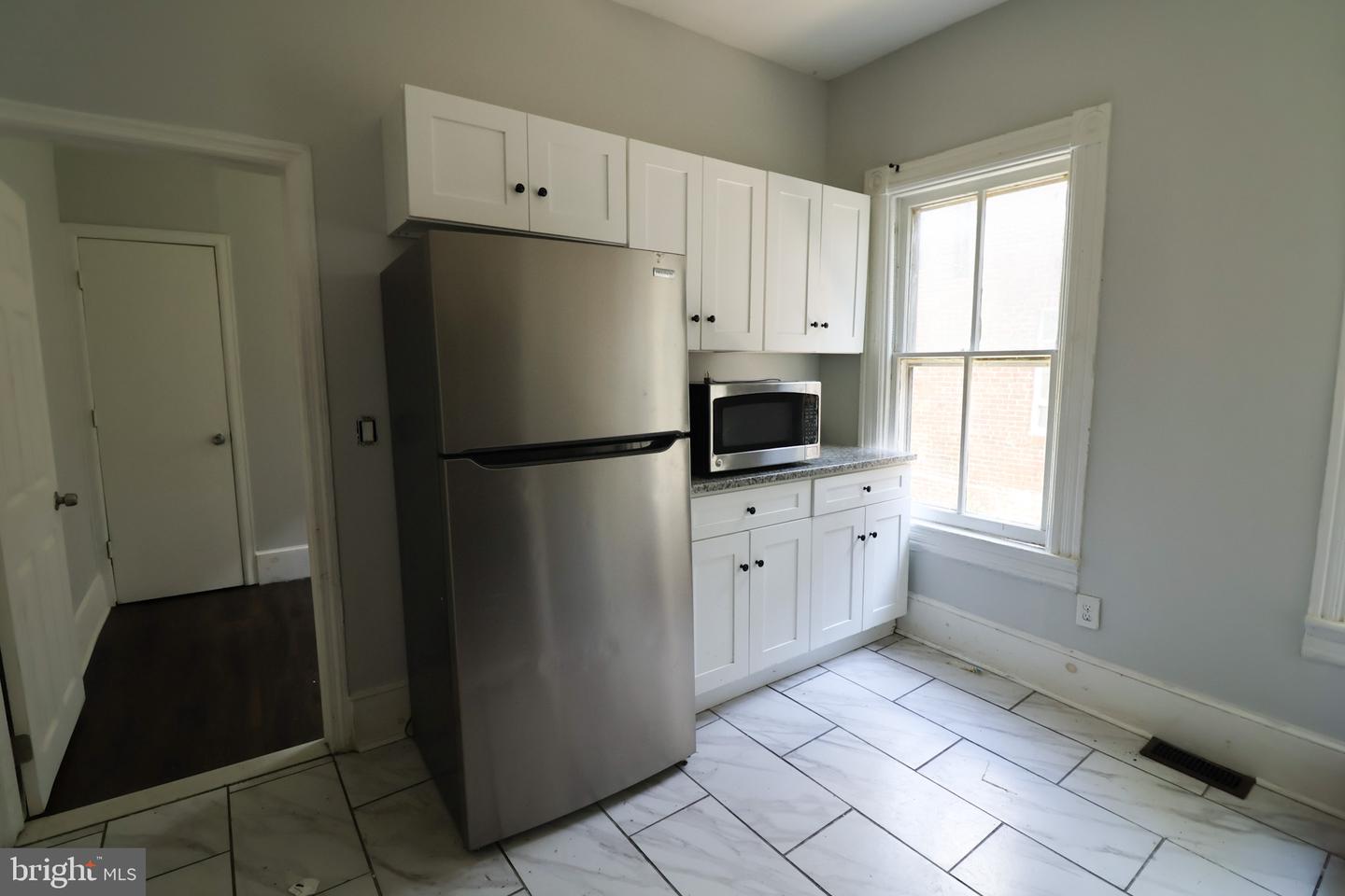 334 W State St Property Photo 16
