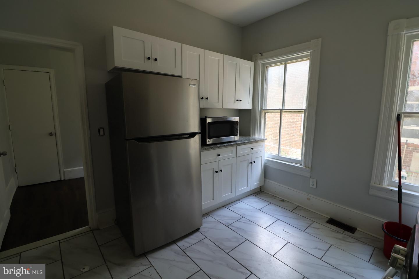 334 W State St Property Photo 17