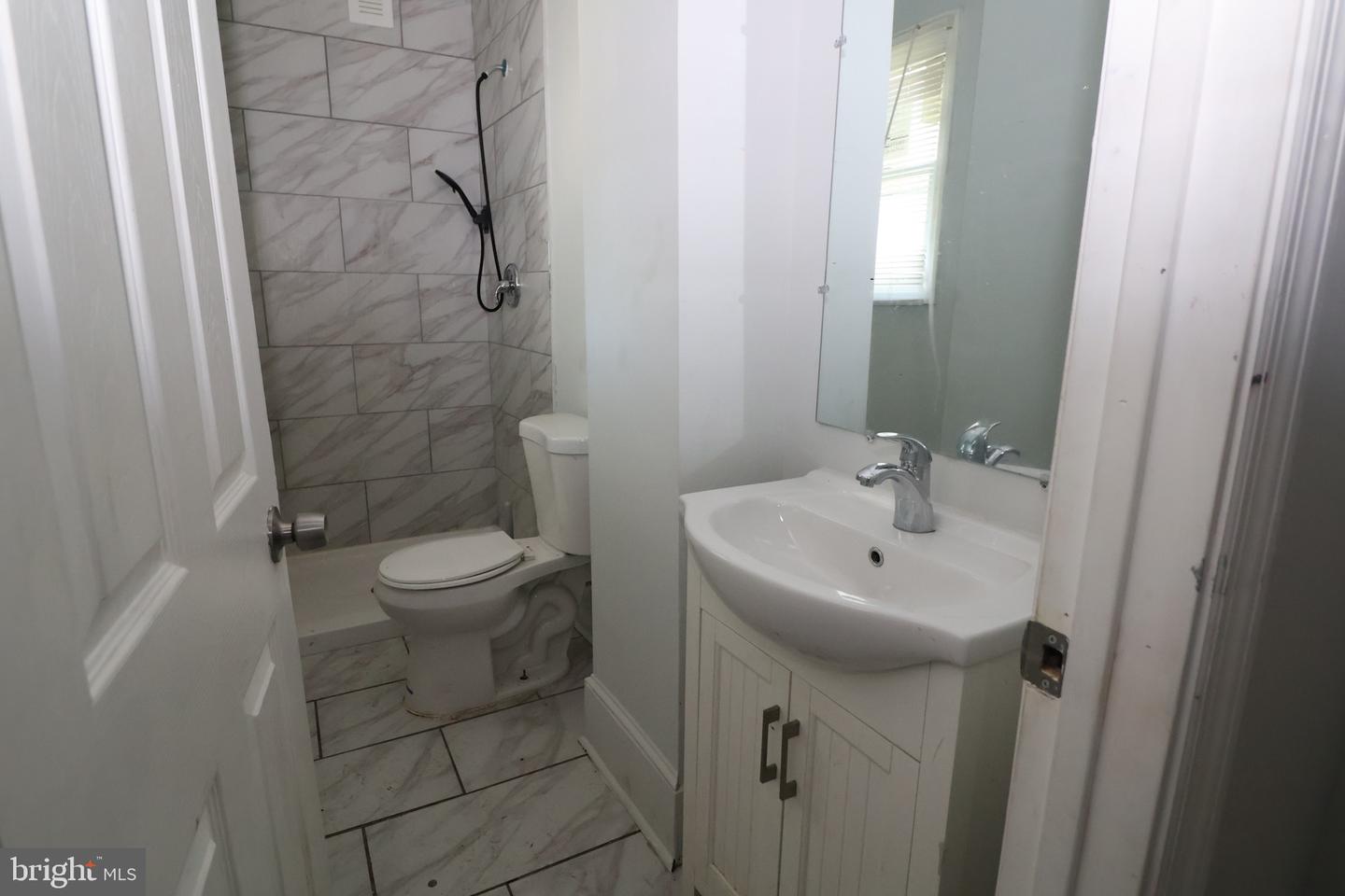 334 W State St Property Photo 20