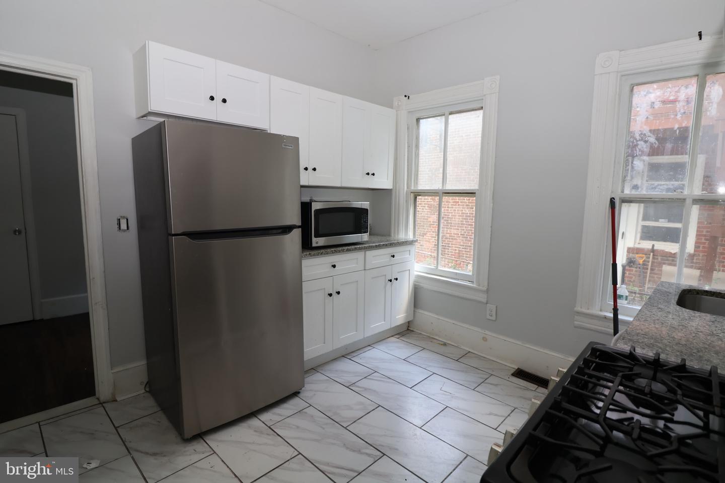 334 W State St Property Photo 21