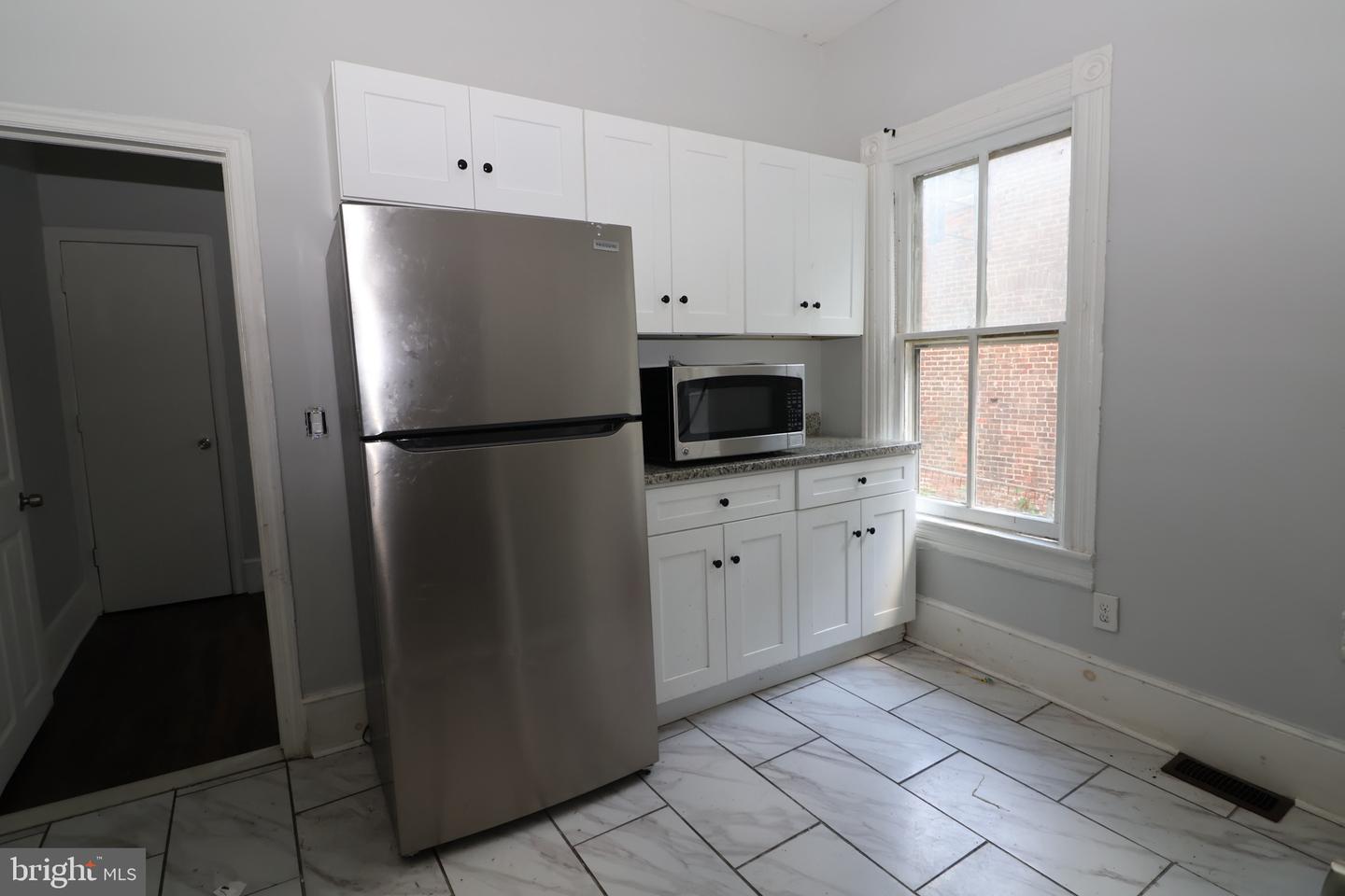334 W State St Property Photo 22