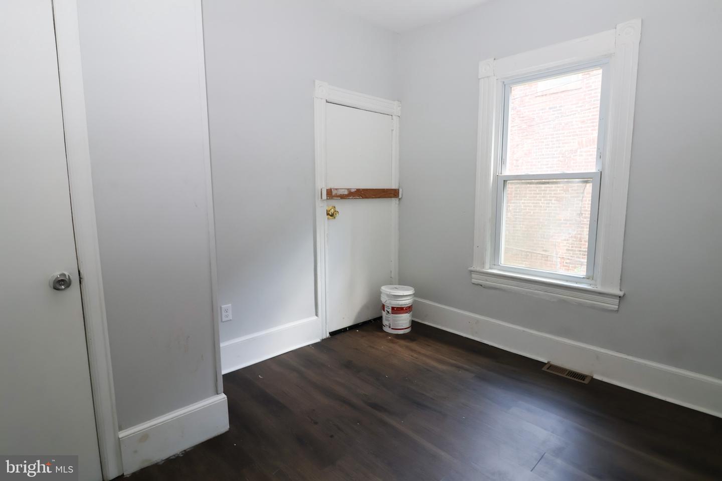 334 W State St Property Photo 23