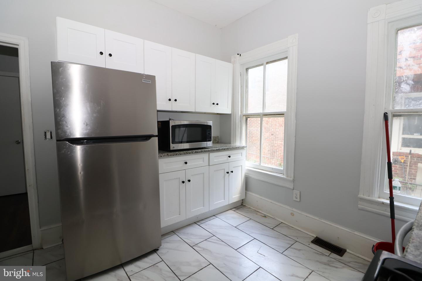 334 W State St Property Photo 25