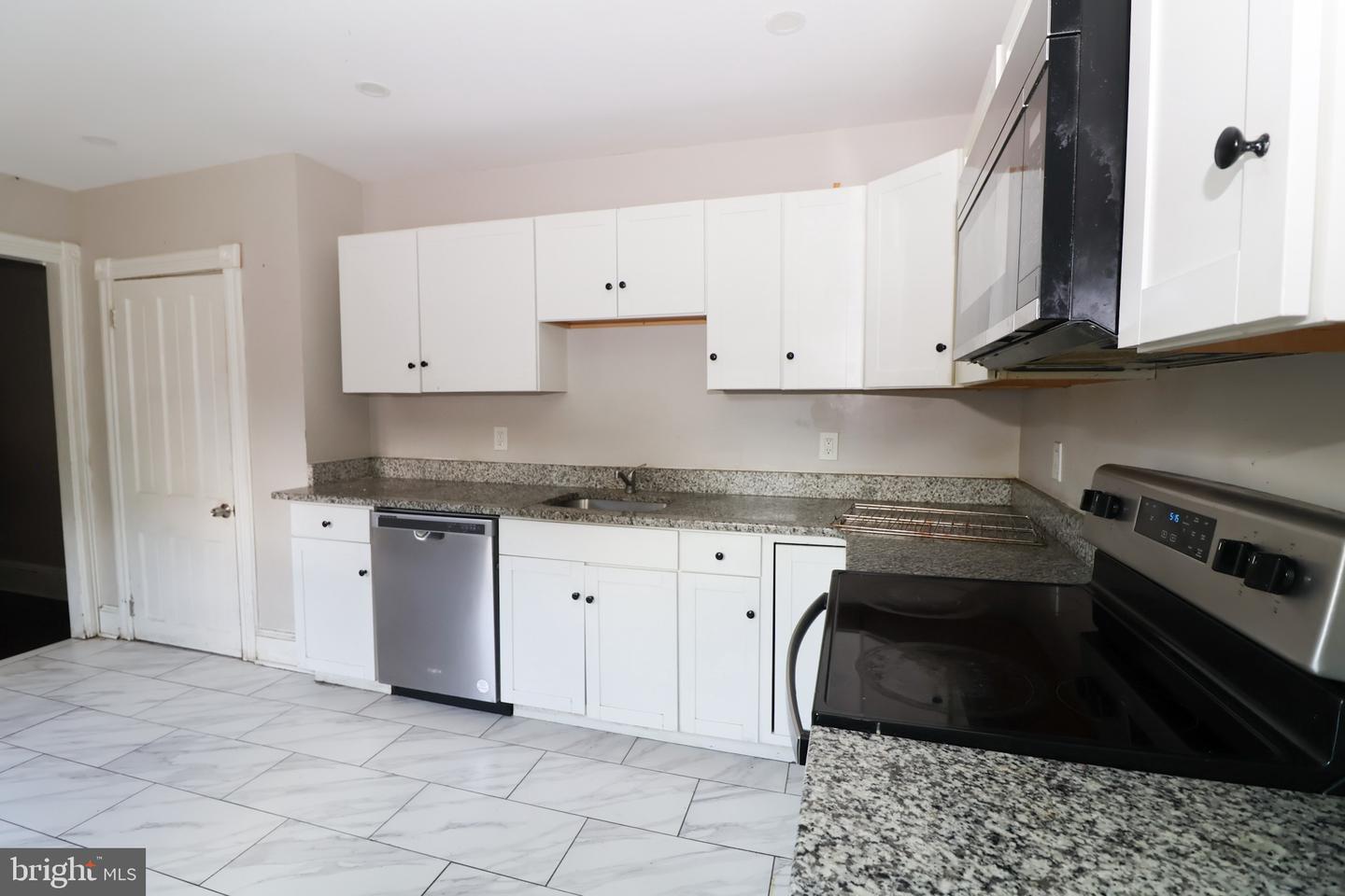 334 W State St Property Photo 40