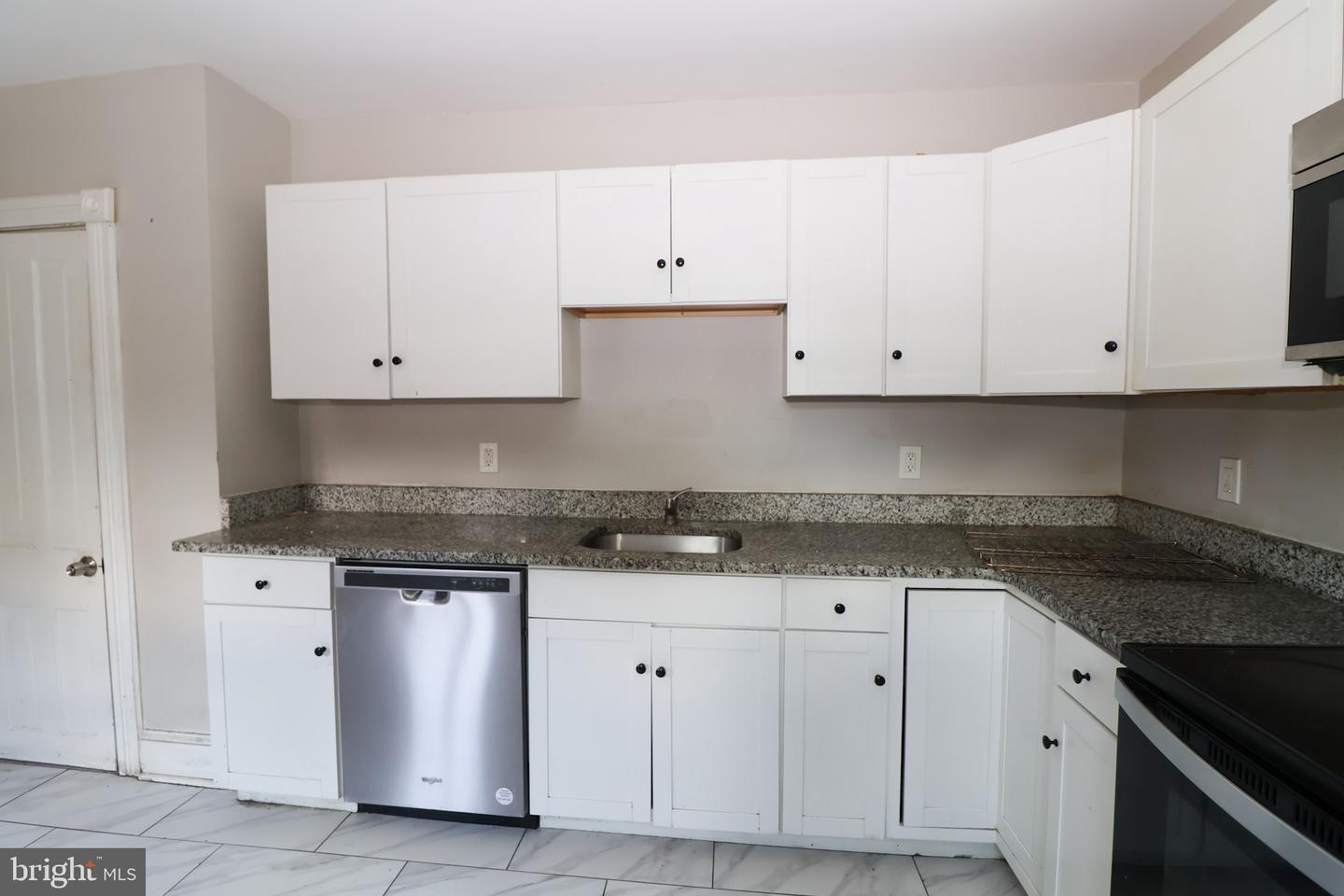 334 W State St Property Photo 42