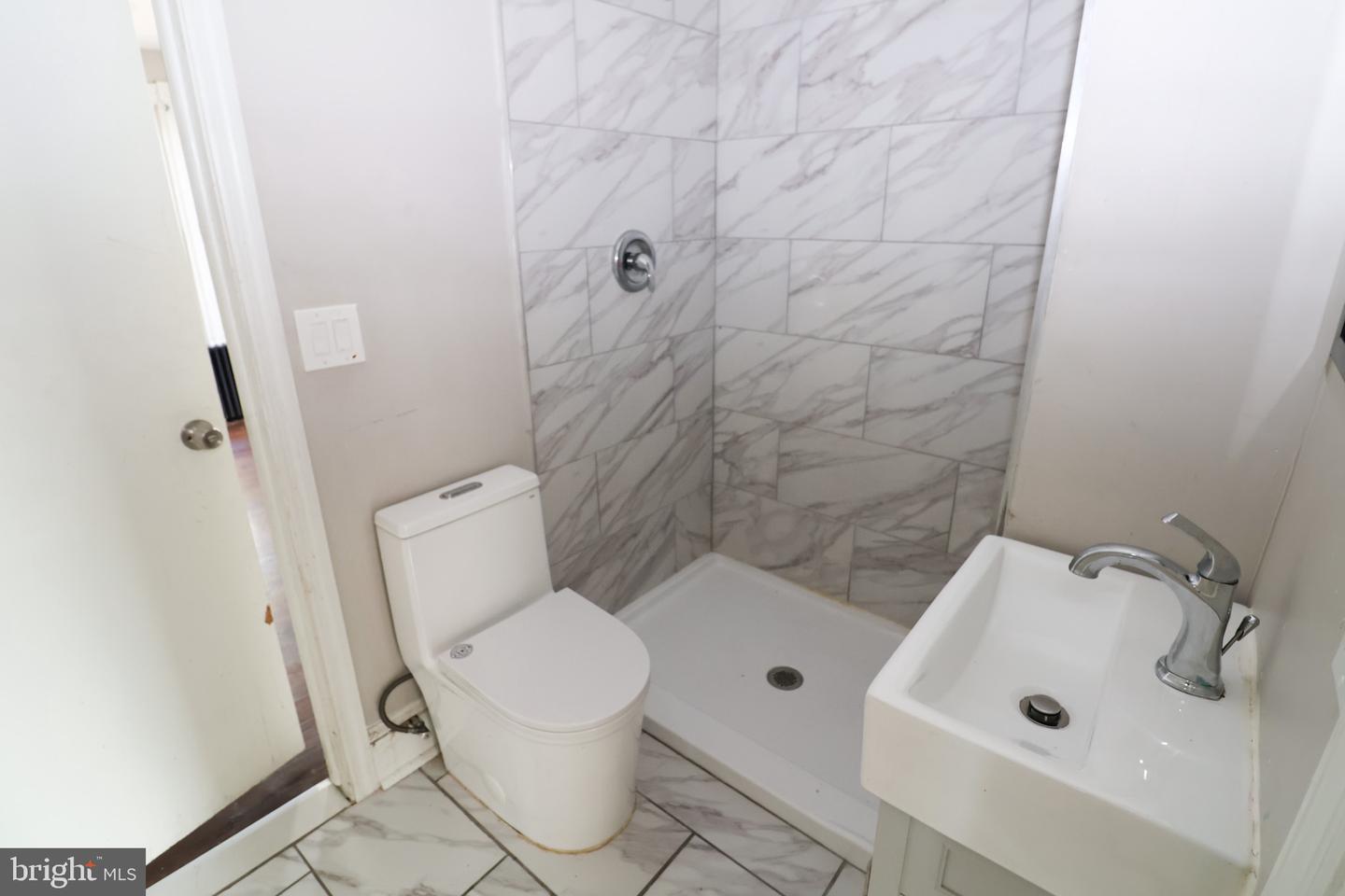 334 W State St Property Photo 60
