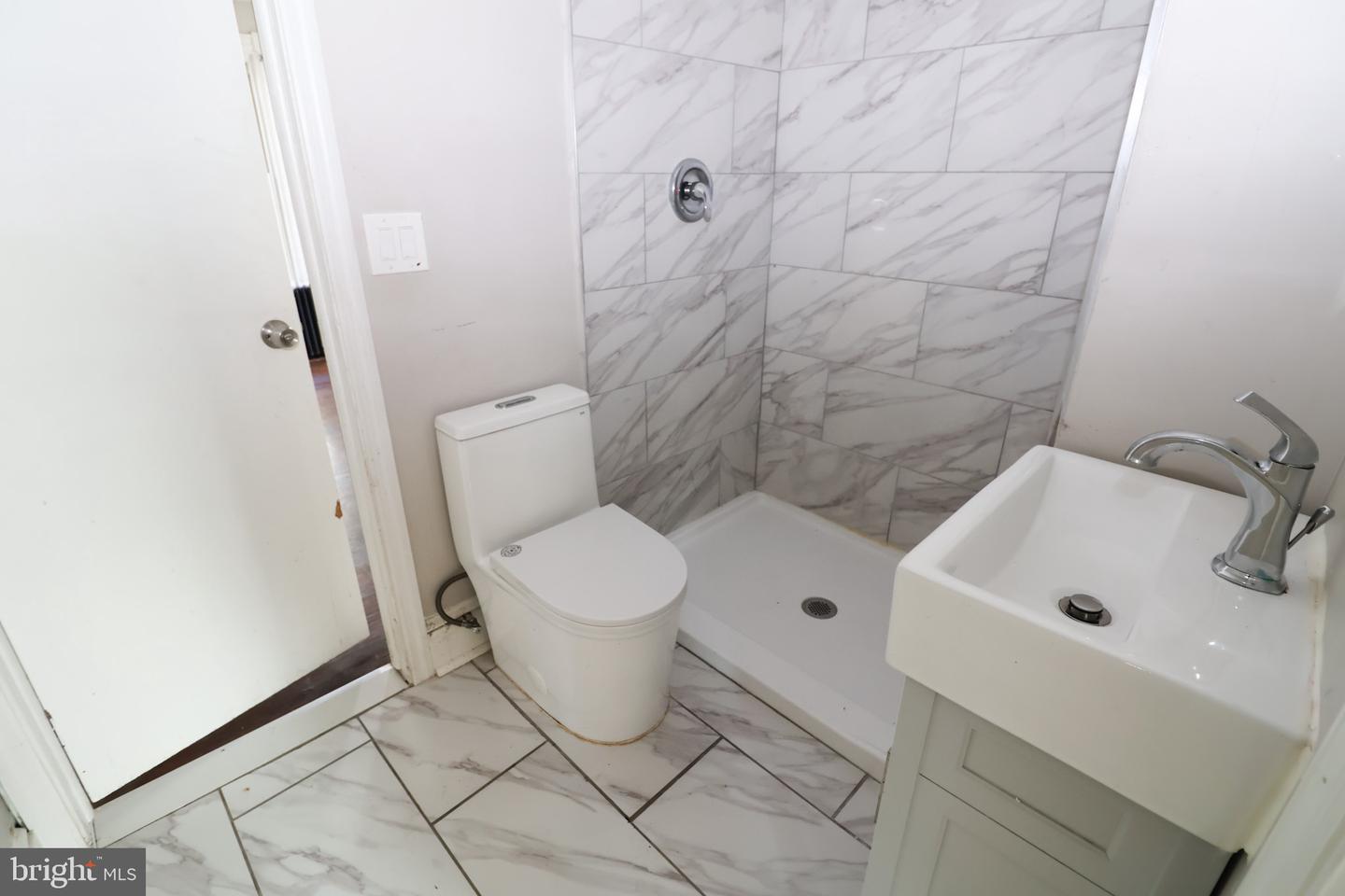 334 W State St Property Photo 62