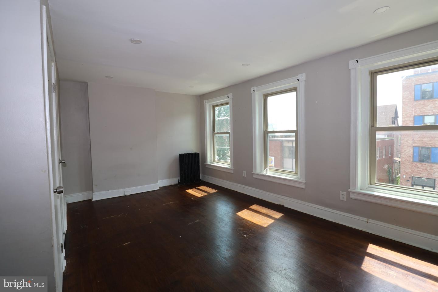334 W State St Property Photo 63