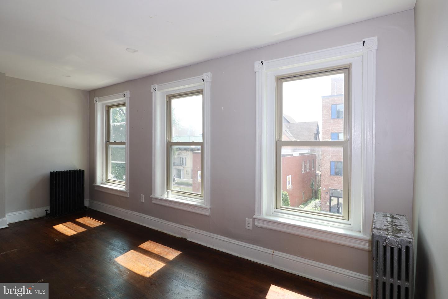 334 W State St Property Photo 65