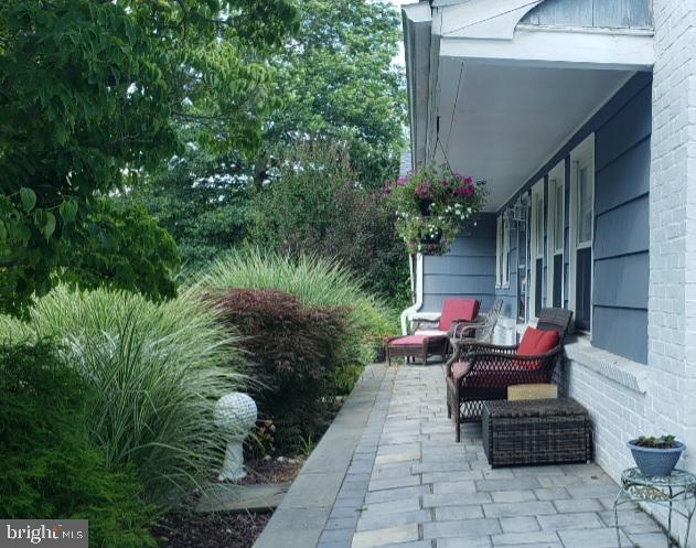 101 Denow Rd Property Photo 2