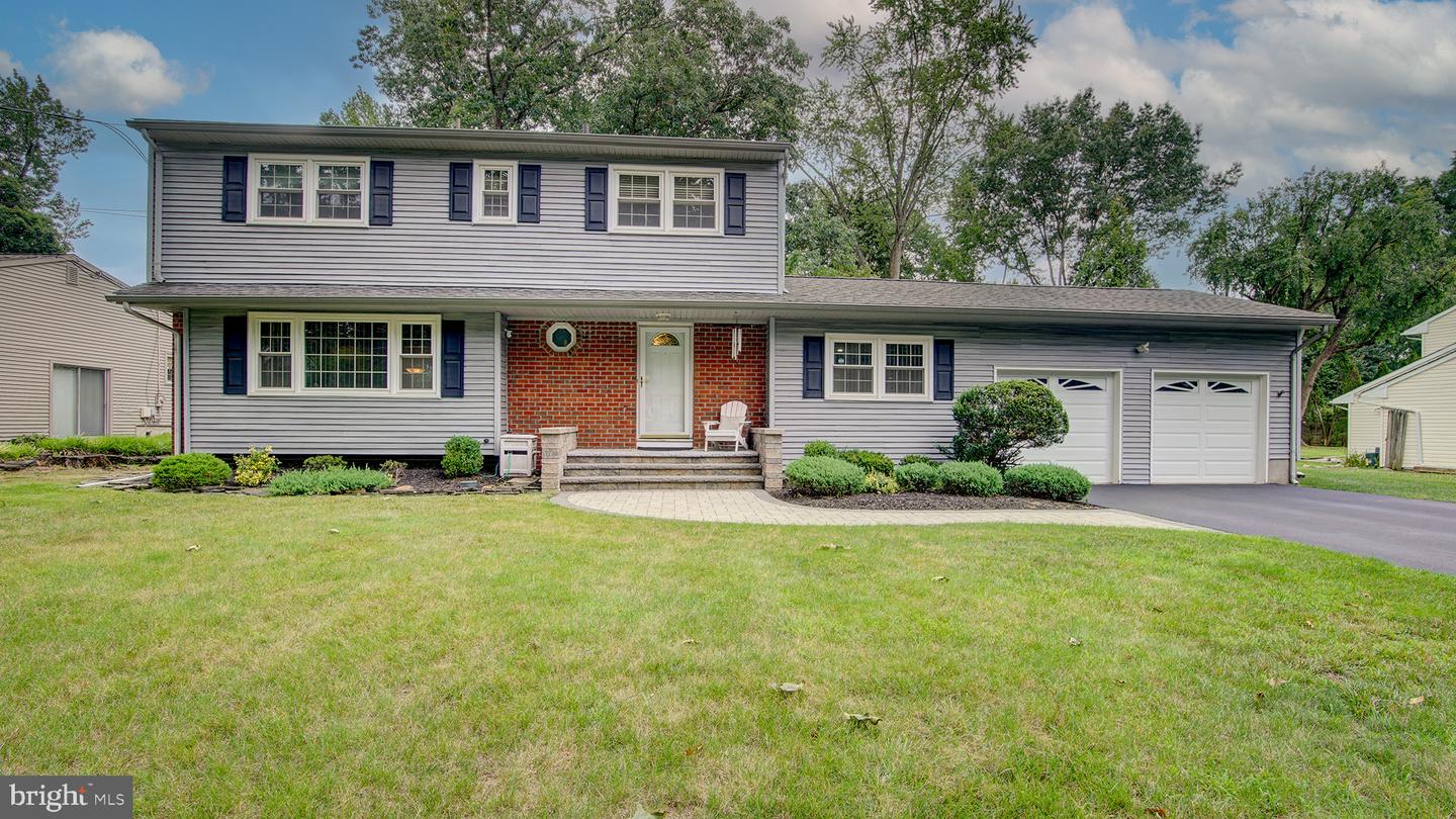 10 Cornwall Dr Property Photo 1