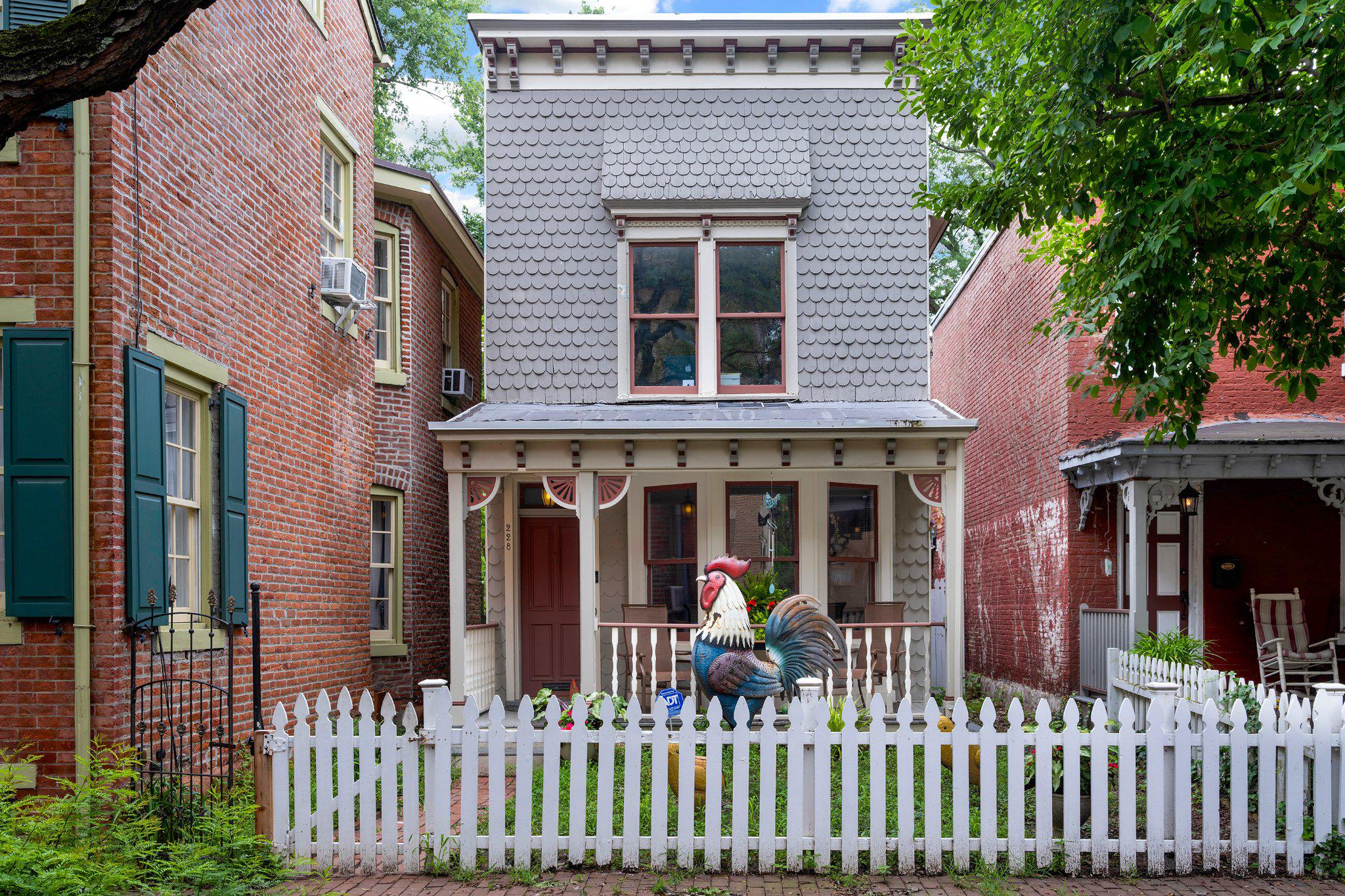 228 Jackson St Property Photo 1