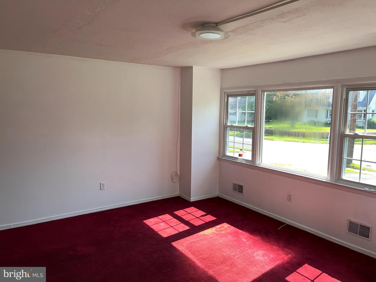 1145 Lower Ferry Rd Property Photo 3